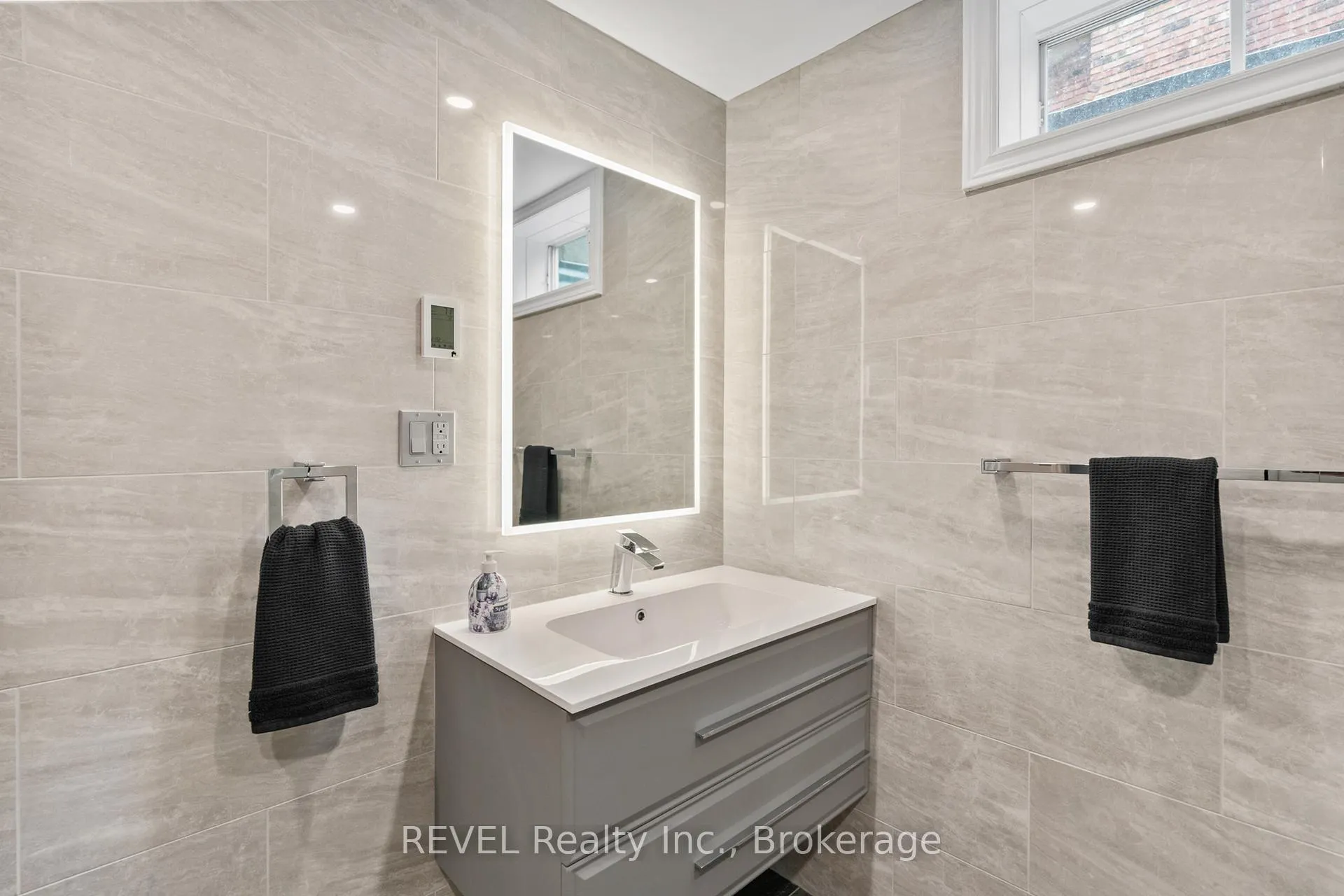 Photo 34 of 78 Sovereign Drive, St. Catharines, Glendale/Glenridge — HOMEH