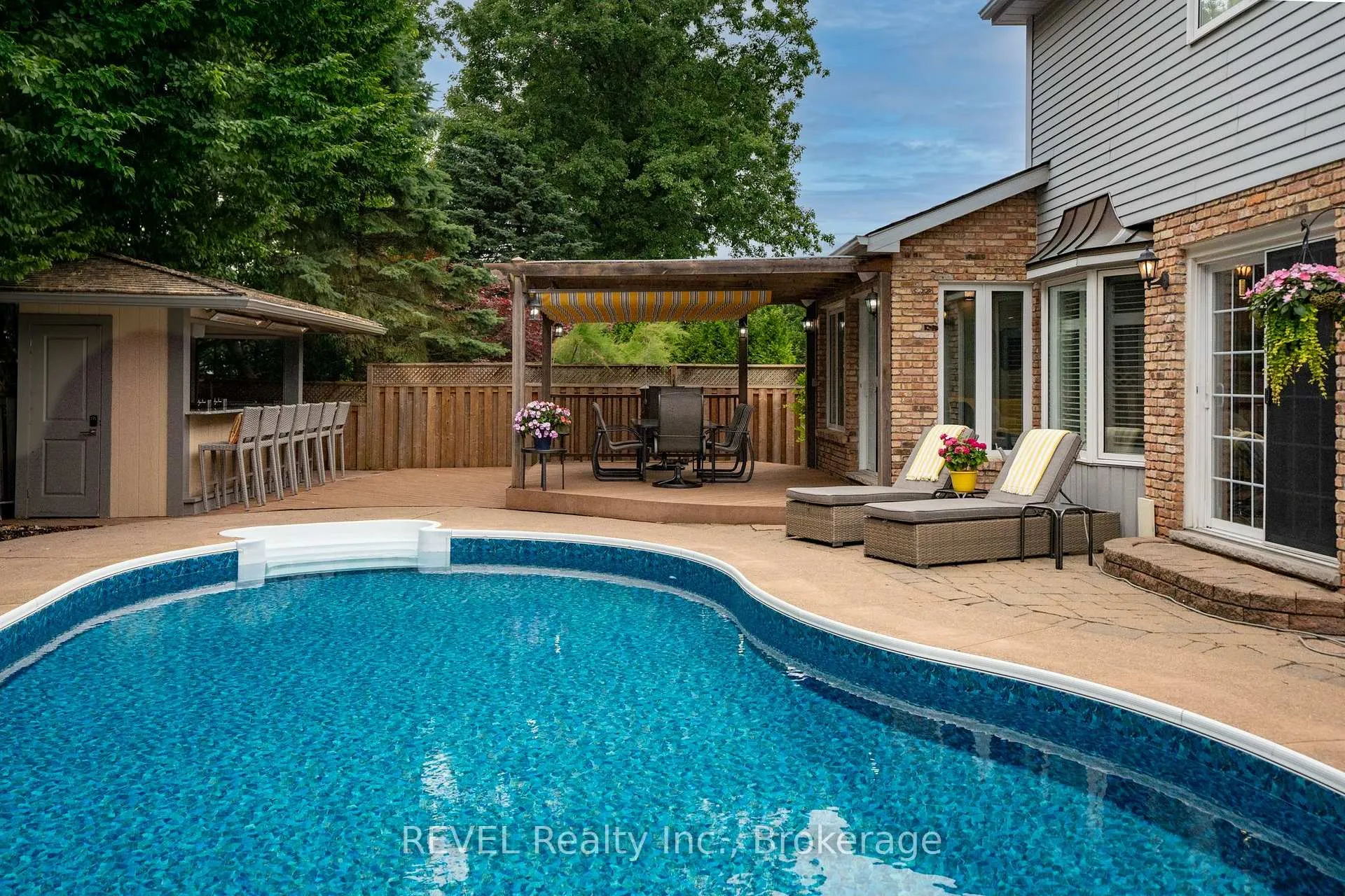 Photo 37 of 78 Sovereign Drive, St. Catharines, Glendale/Glenridge — HOMEH