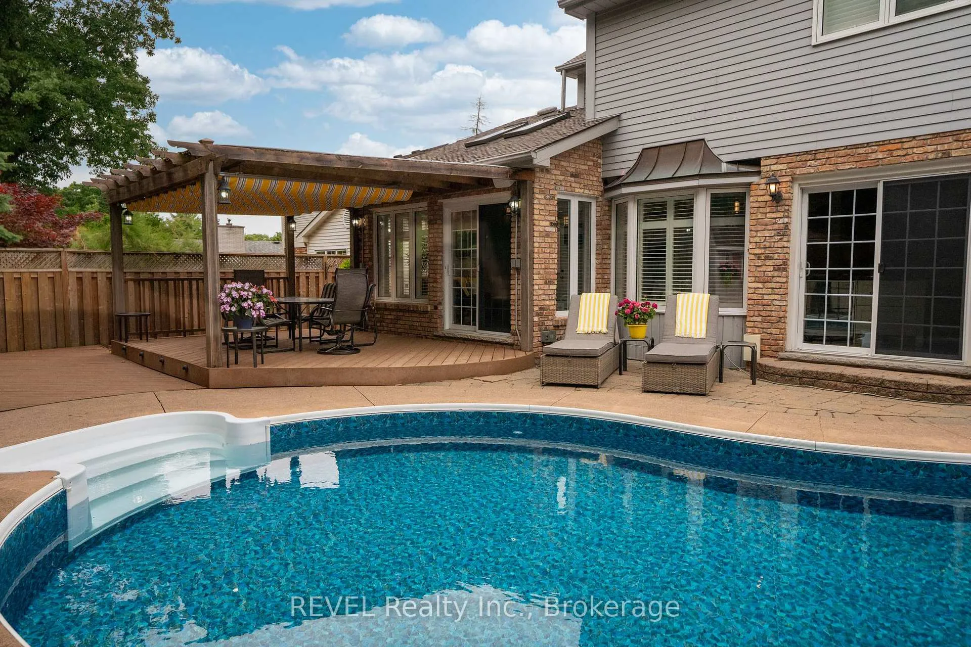 Photo 39 of 78 Sovereign Drive, St. Catharines, Glendale/Glenridge — HOMEH