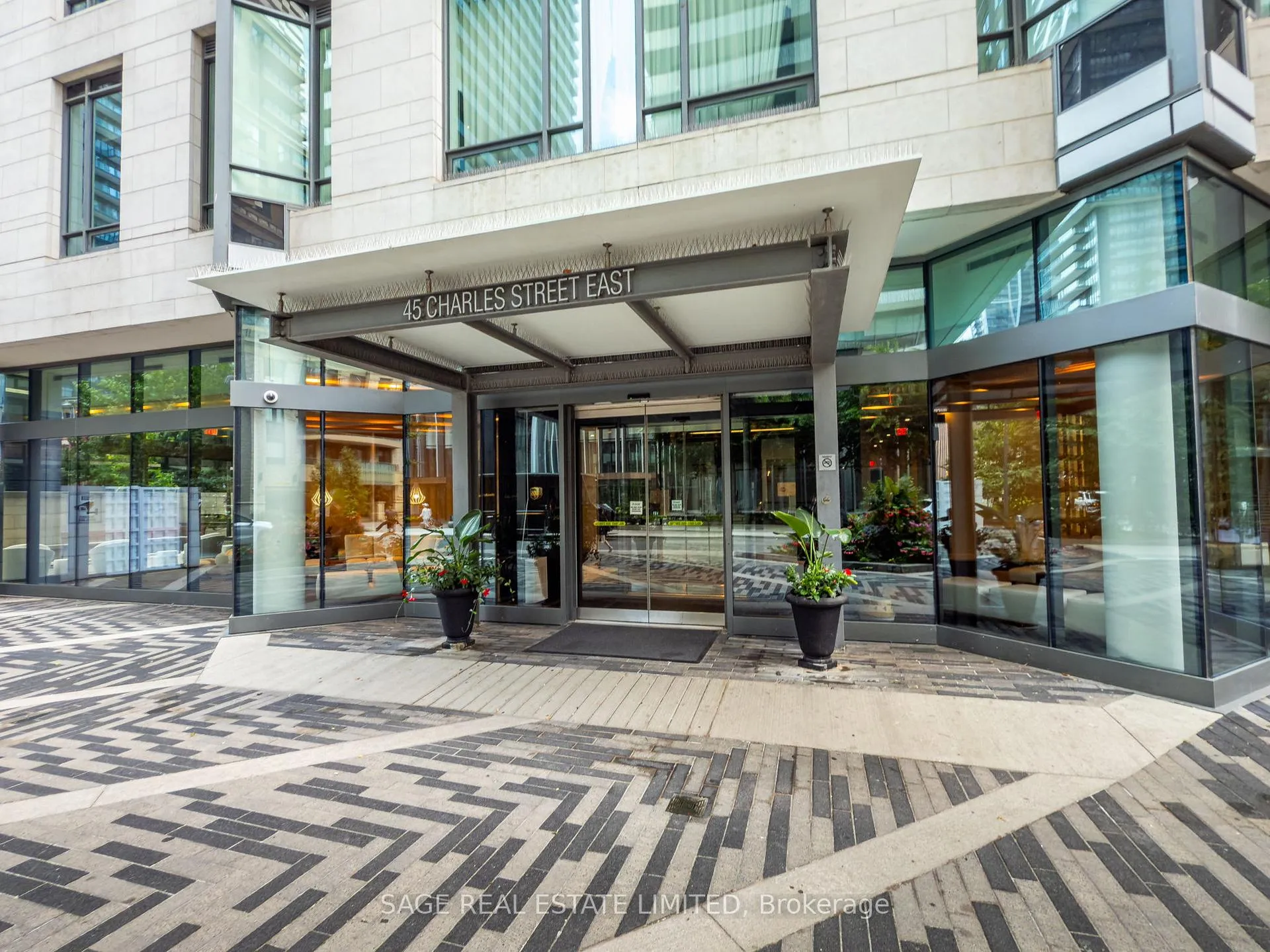 Photo 3 of Unit 4503, 45 Charles Street E, Toronto, Church-Yonge Corridor — HOMEH