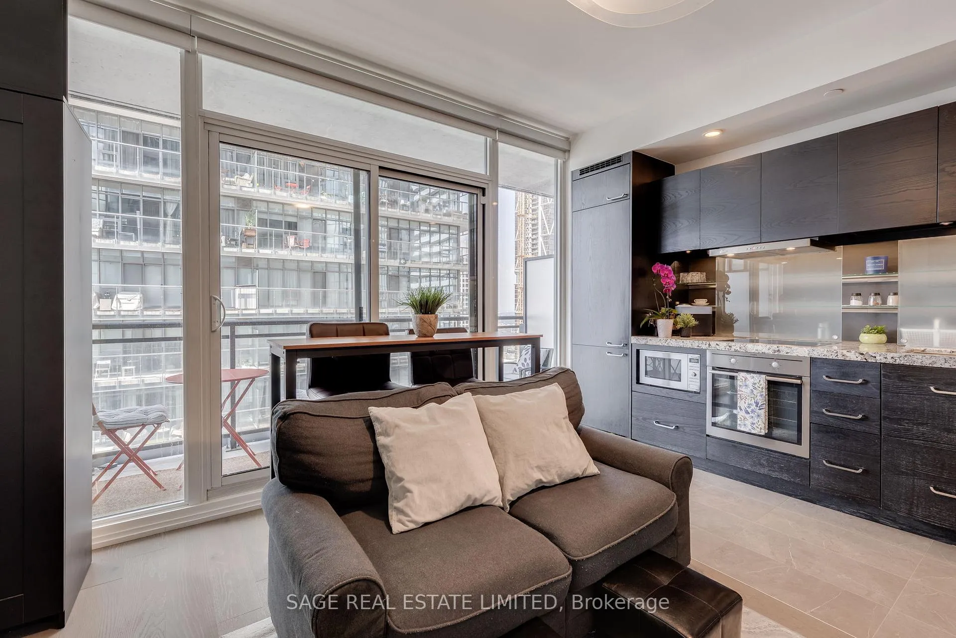 Photo 6 of Unit 4503, 45 Charles Street E, Toronto, Church-Yonge Corridor — HOMEH