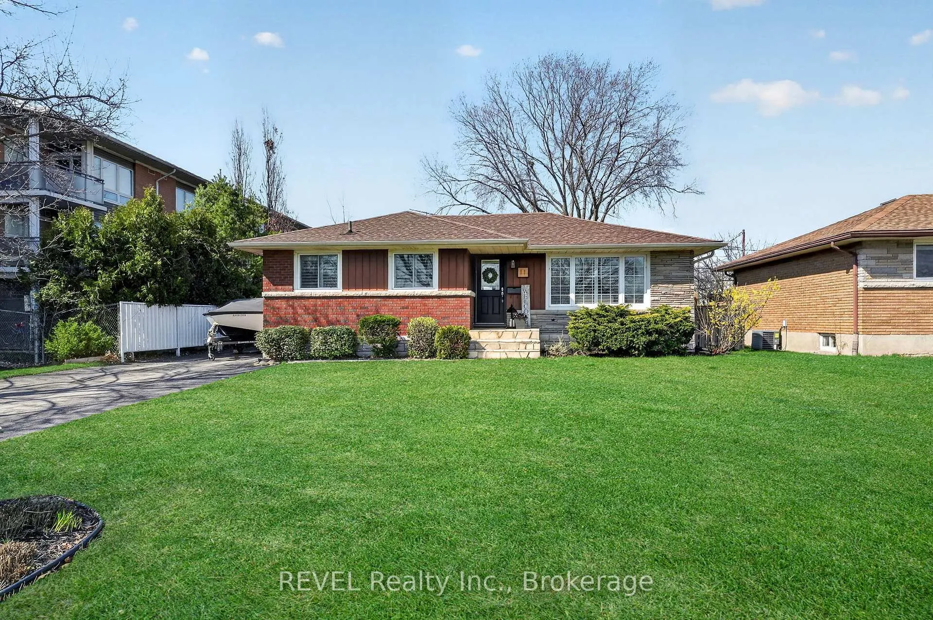 Photo 1 of 11 Tamarack Street, Welland, Prince Charles — HOMEH
