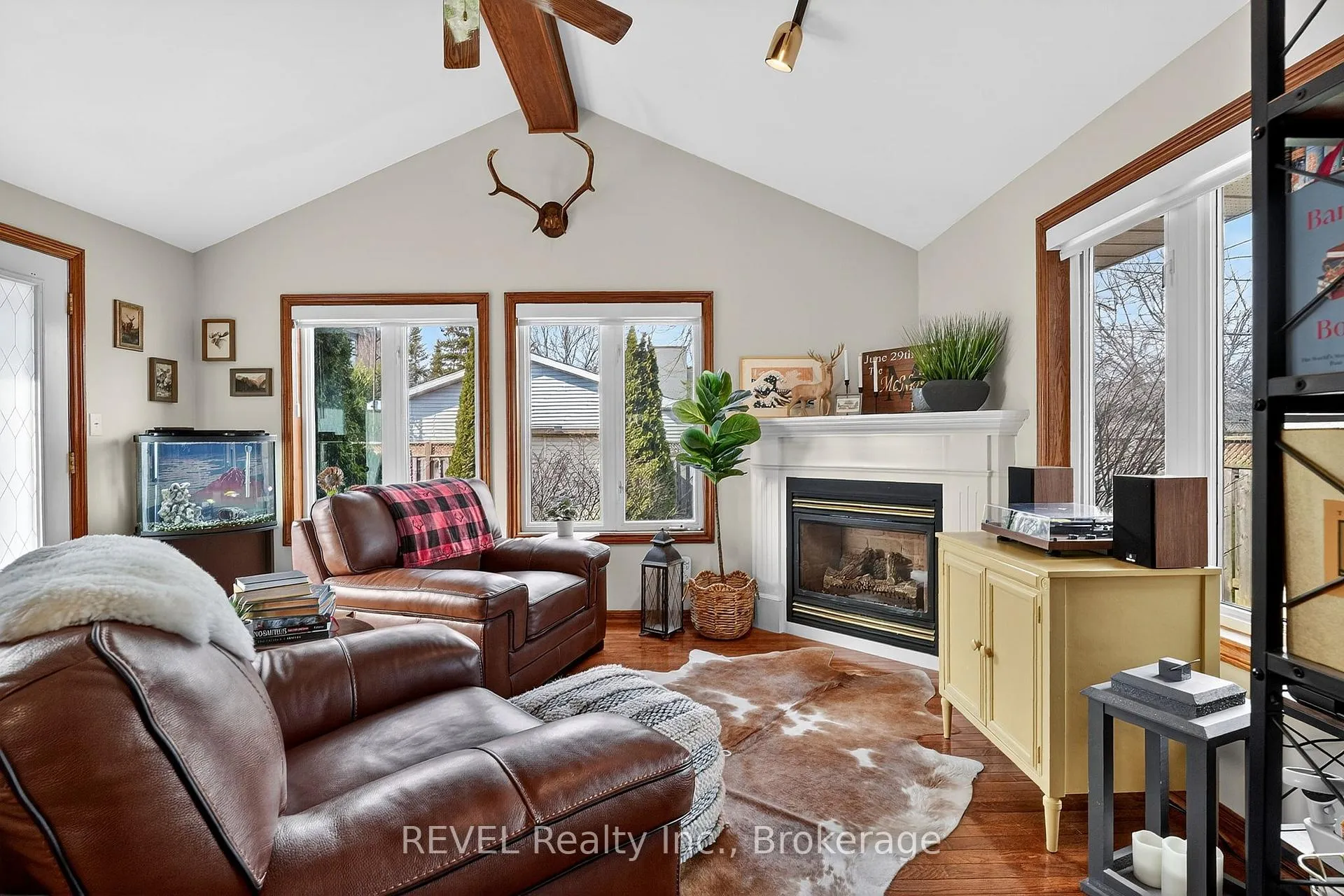 Photo 23 of 11 Tamarack Street, Welland, Prince Charles — HOMEH
