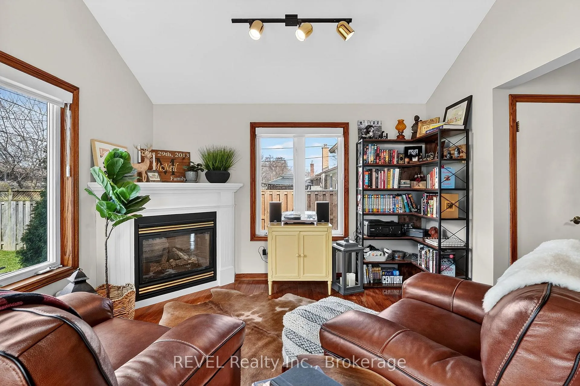 Photo 24 of 11 Tamarack Street, Welland, Prince Charles — HOMEH