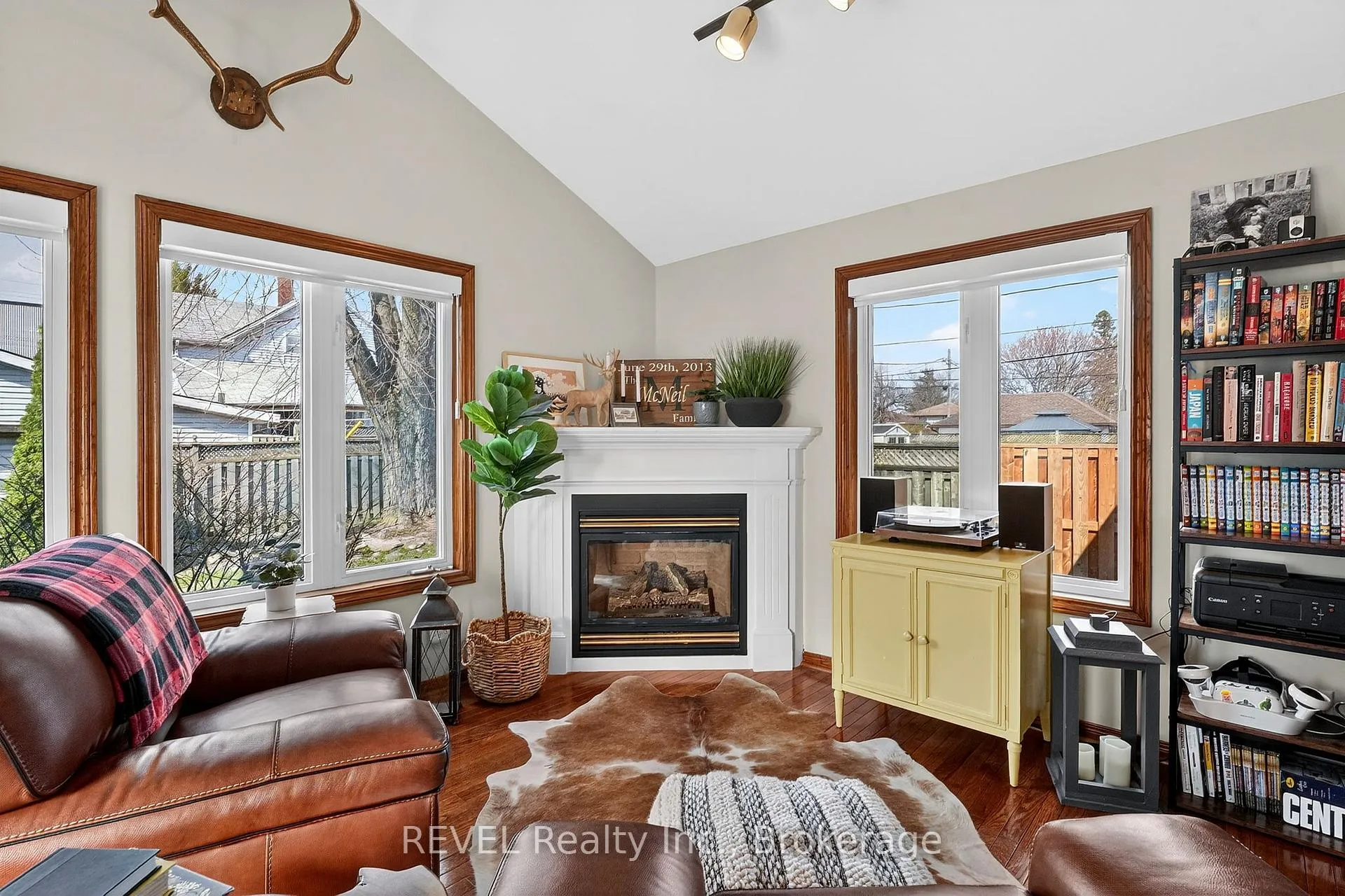 Photo 25 of 11 Tamarack Street, Welland, Prince Charles — HOMEH