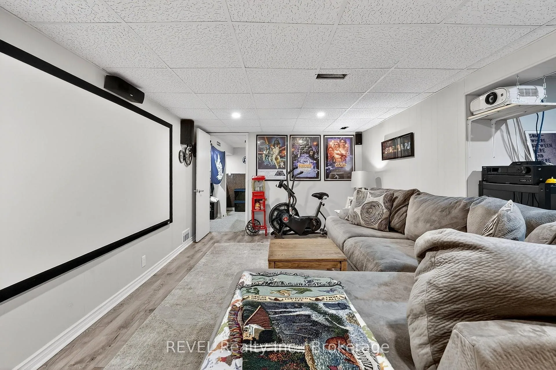 Photo 31 of 11 Tamarack Street, Welland, Prince Charles — HOMEH