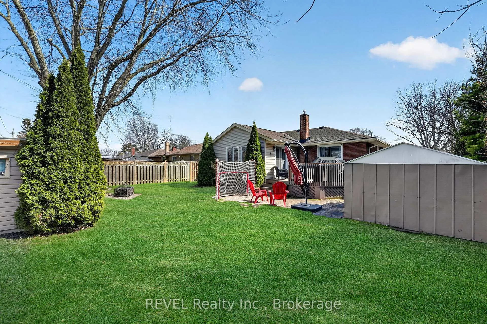 Photo 37 of 11 Tamarack Street, Welland, Prince Charles — HOMEH
