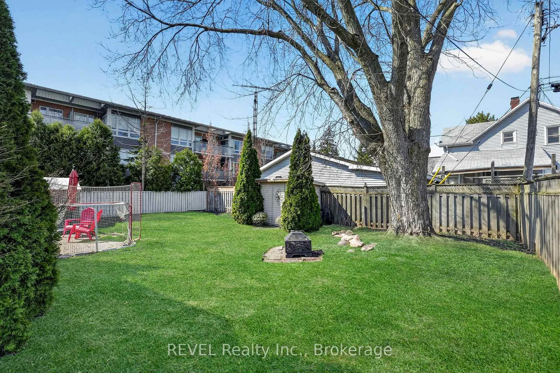 Photo 39 of 11 Tamarack Street, Welland, Prince Charles — HOMEH