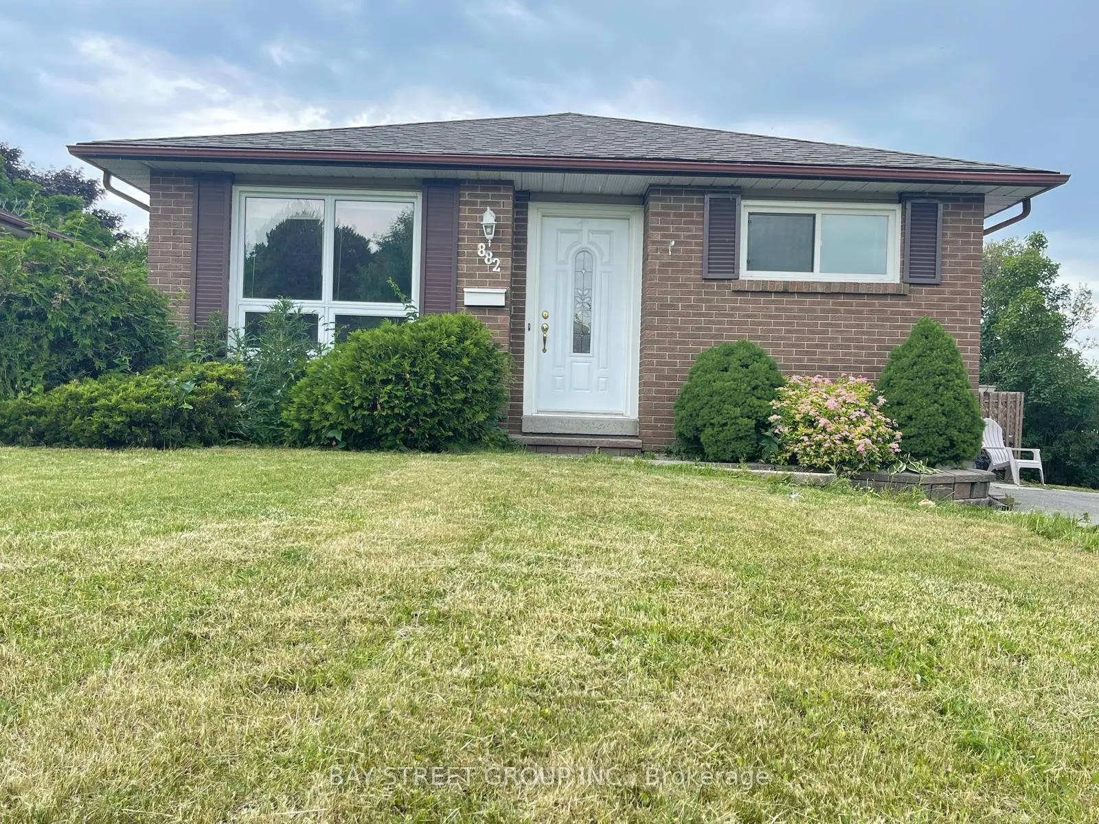 Photo 1 of Unit Bsmt, 882 Southdown Drive, Oshawa, Donevan — HOMEH