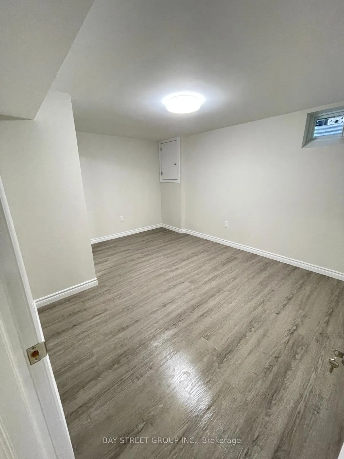 Photo 11 of Unit Bsmt, 882 Southdown Drive, Oshawa, Donevan — HOMEH