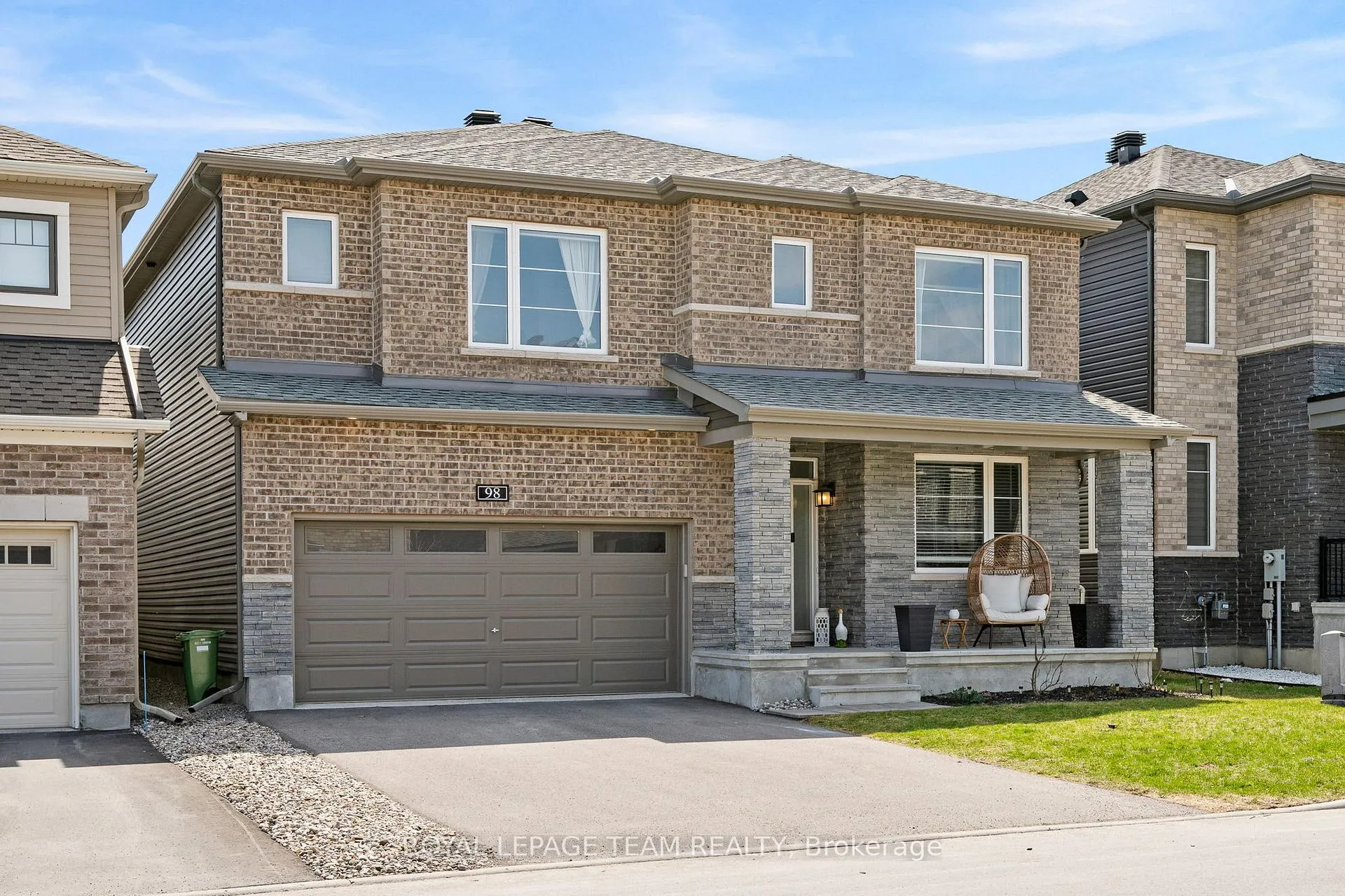 Photo 2 of 98 Ralph Erfle Way, Ottawa, Barrhaven - Half Moon Bay — HOMEH