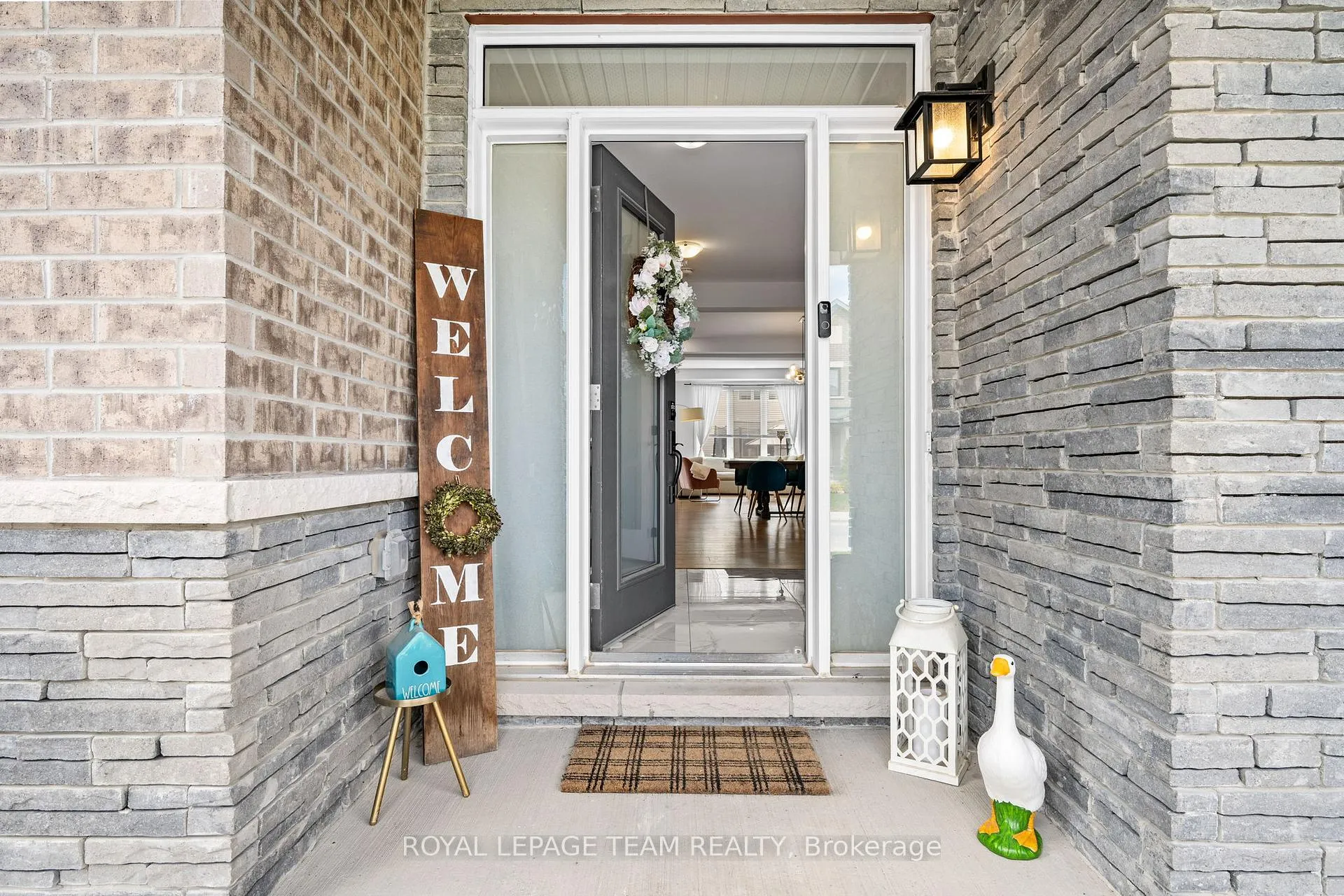 Photo 3 of 98 Ralph Erfle Way, Ottawa, Barrhaven - Half Moon Bay — HOMEH