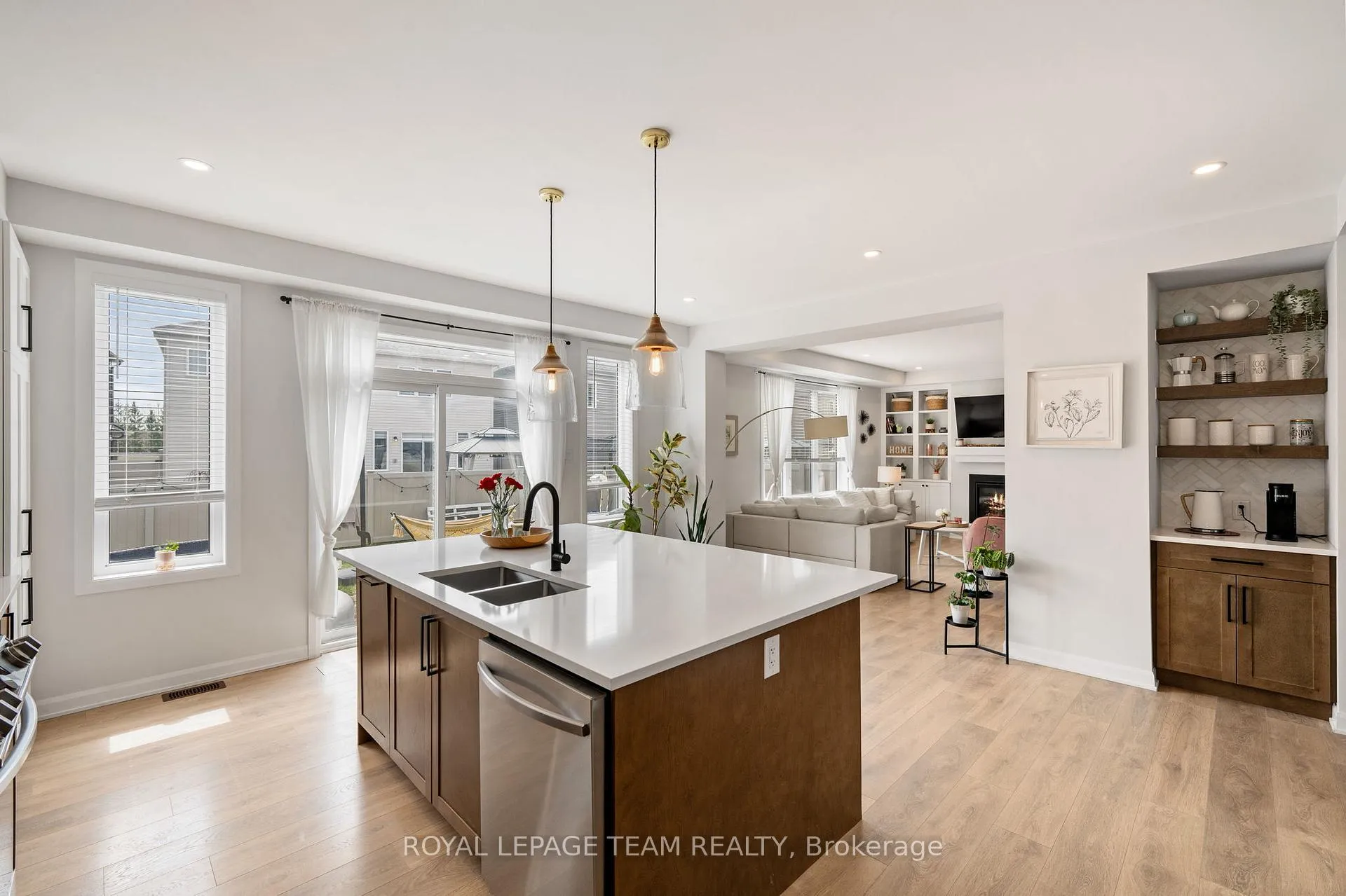Photo 18 of 98 Ralph Erfle Way, Ottawa, Barrhaven - Half Moon Bay — HOMEH