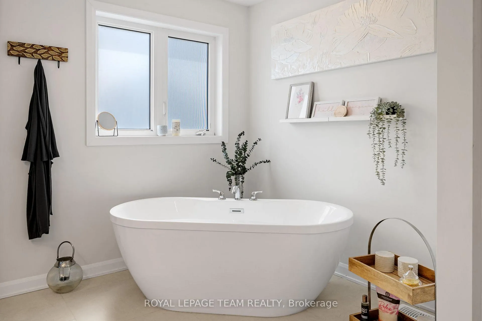 Photo 26 of 98 Ralph Erfle Way, Ottawa, Barrhaven - Half Moon Bay — HOMEH