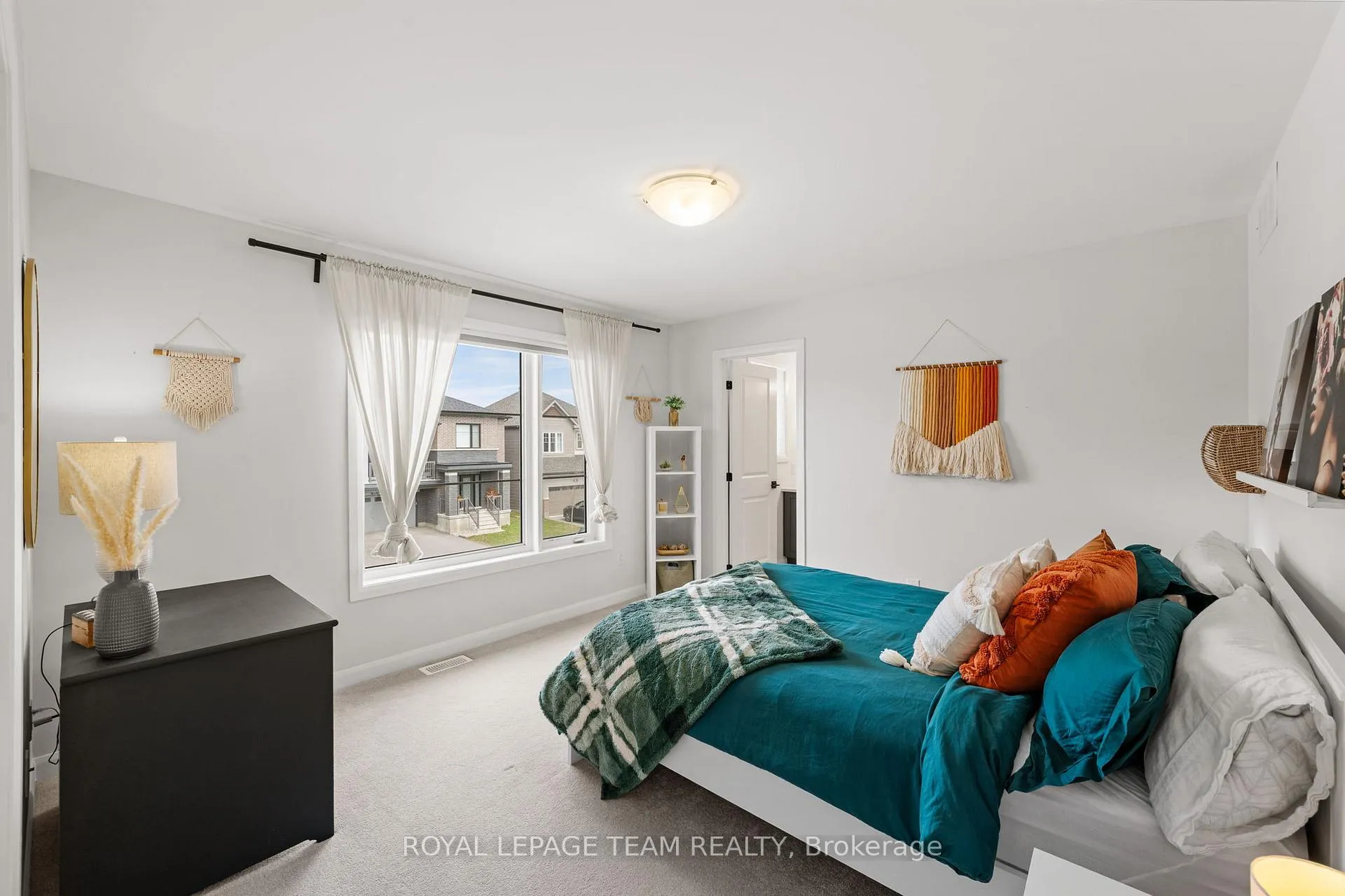Photo 30 of 98 Ralph Erfle Way, Ottawa, Barrhaven - Half Moon Bay — HOMEH