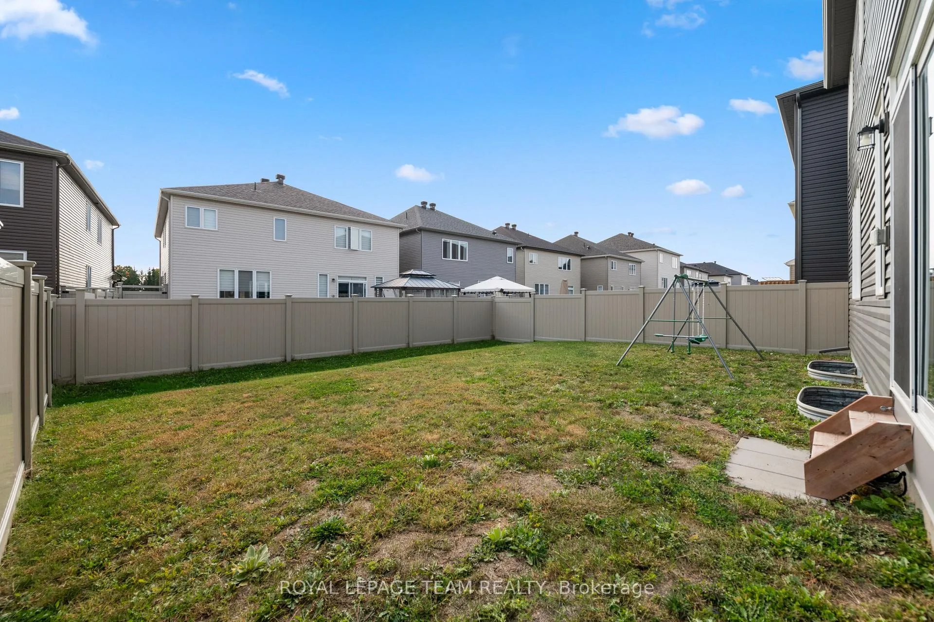 Photo 37 of 98 Ralph Erfle Way, Ottawa, Barrhaven - Half Moon Bay — HOMEH