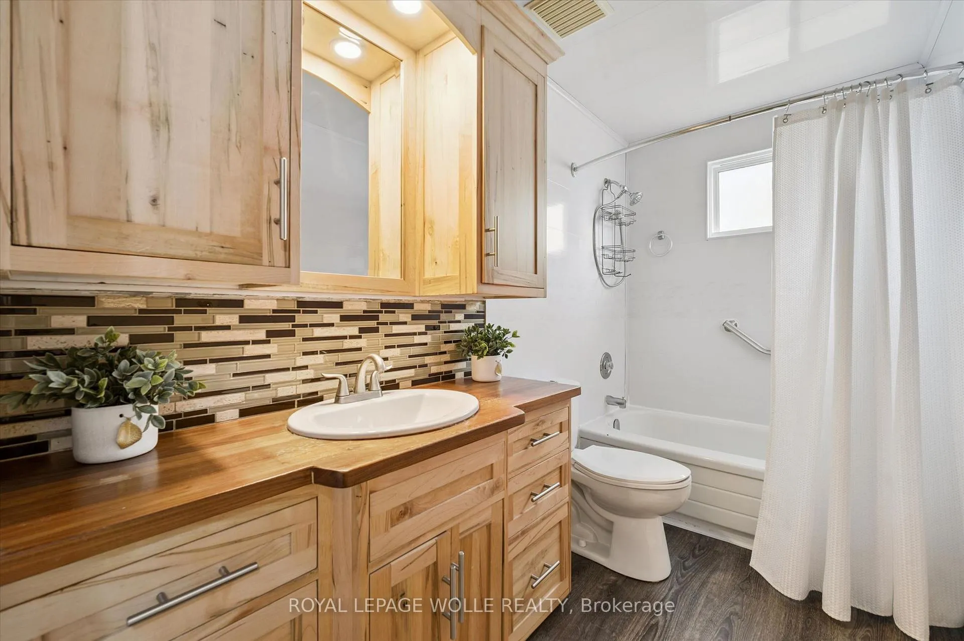 Photo 21 of 31 Aspen Crescent, Woolwich — HOMEH
