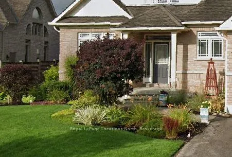 Photo 2 of 18 Frances Drive, Collingwood — HOMEH