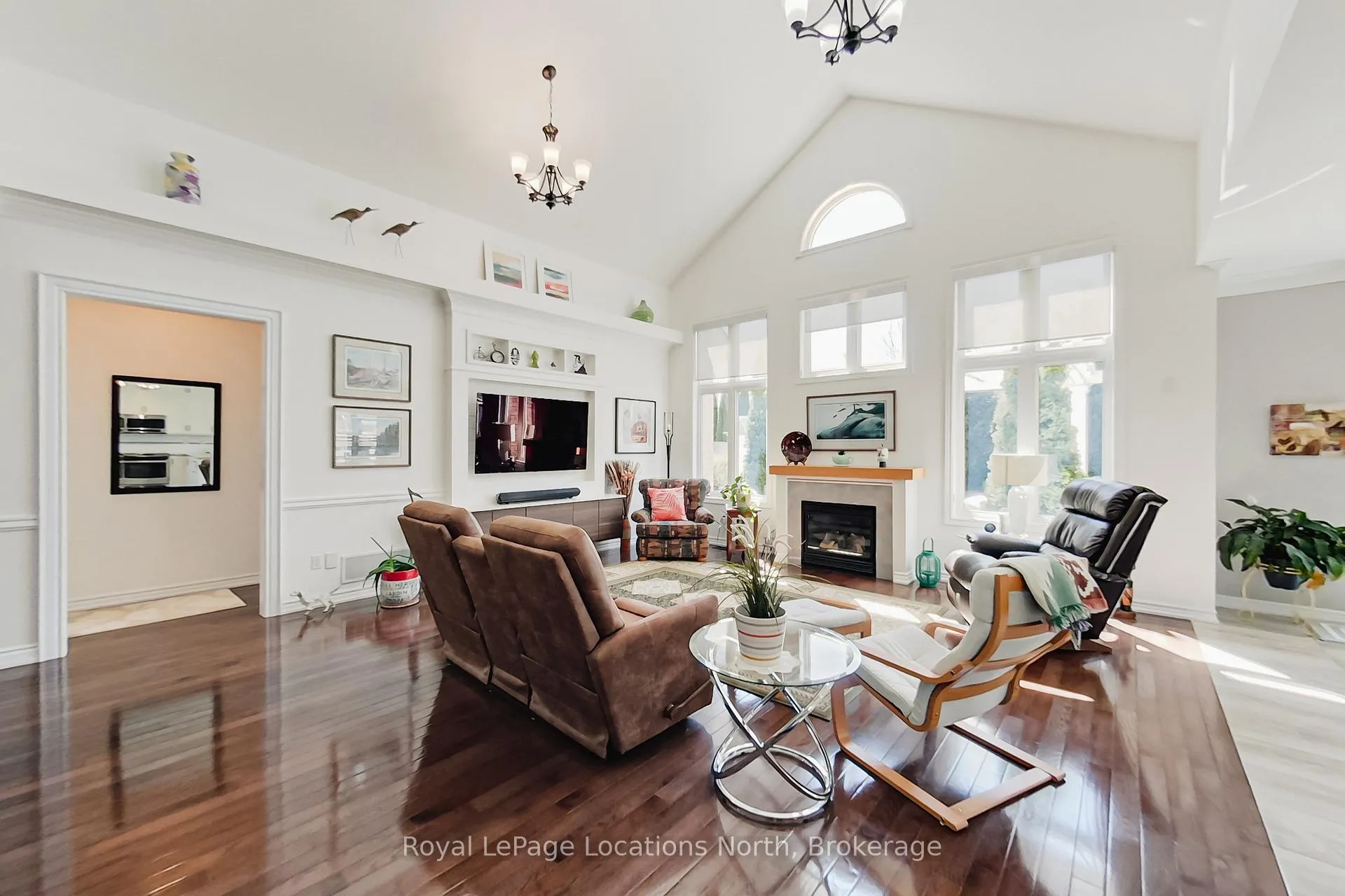 Photo 7 of 18 Frances Drive, Collingwood — HOMEH