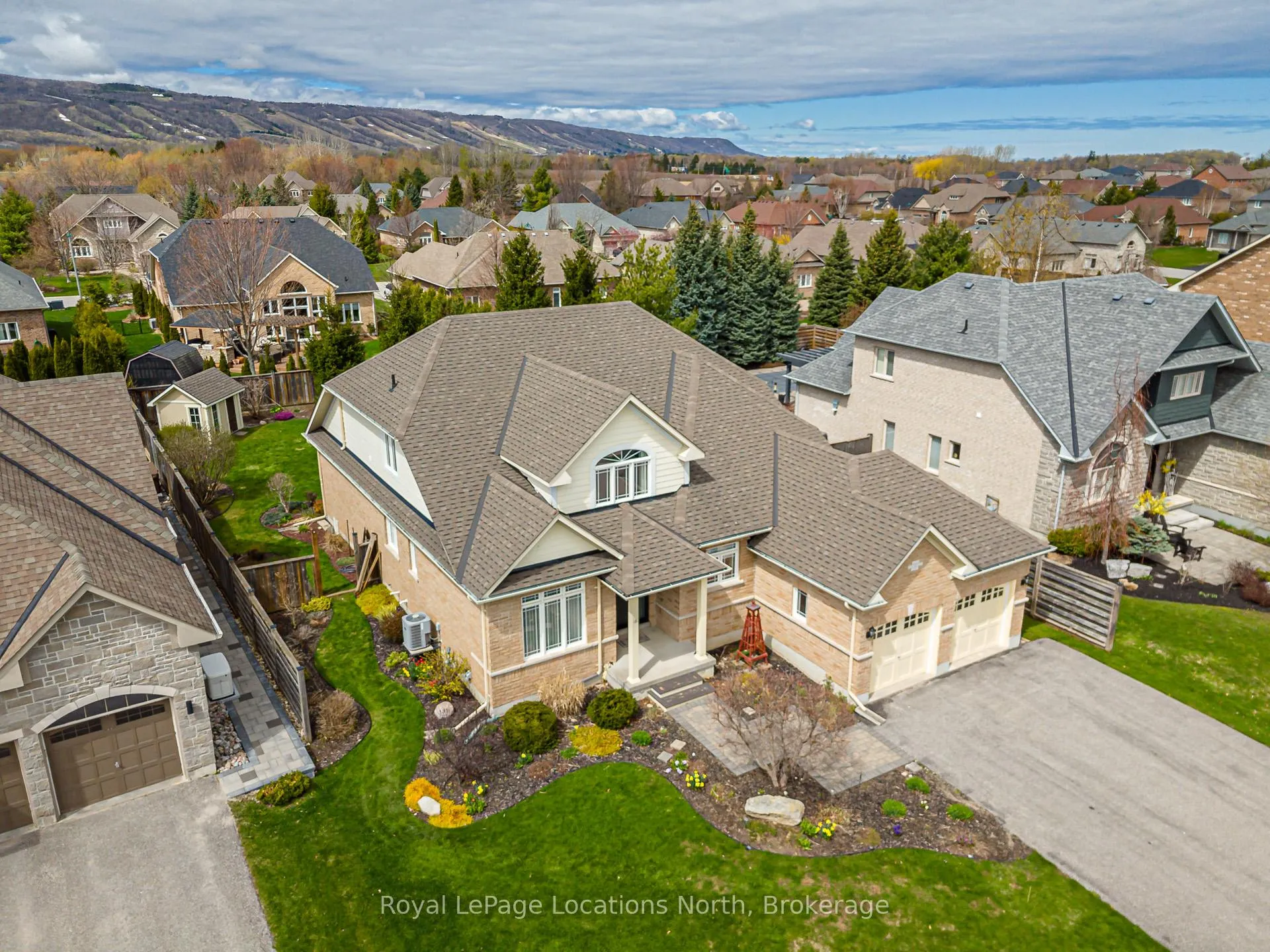 Photo 3 of 18 Frances Drive, Collingwood — HOMEH