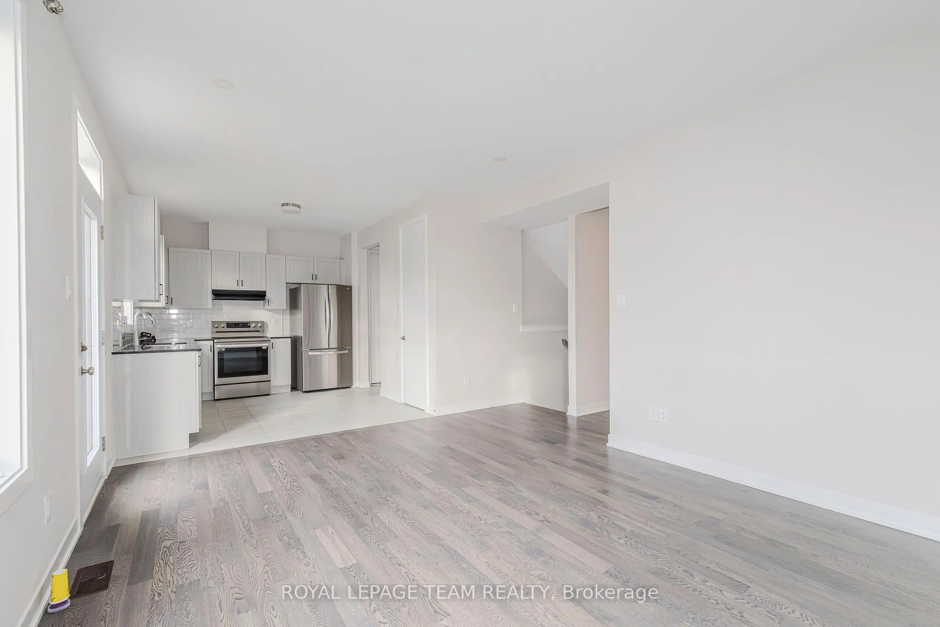 Photo 4 of 276 Appalachian Circle, Ottawa, Barrhaven - Half Moon Bay — HOMEH