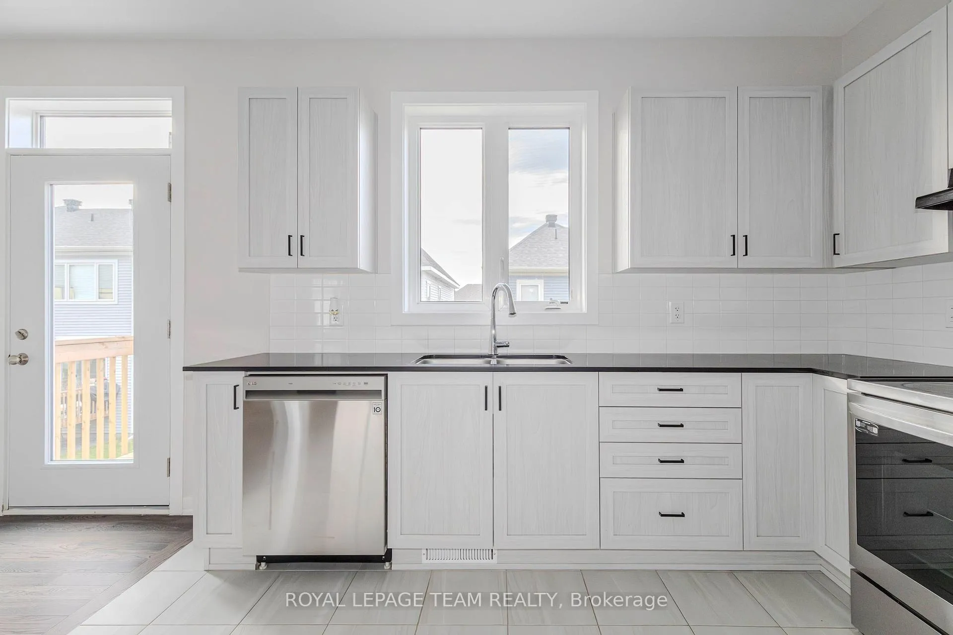 Photo 9 of 276 Appalachian Circle, Ottawa, Barrhaven - Half Moon Bay — HOMEH