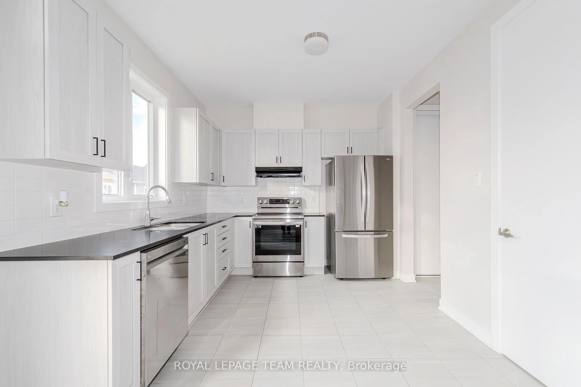 Photo 10 of 276 Appalachian Circle, Ottawa, Barrhaven - Half Moon Bay — HOMEH