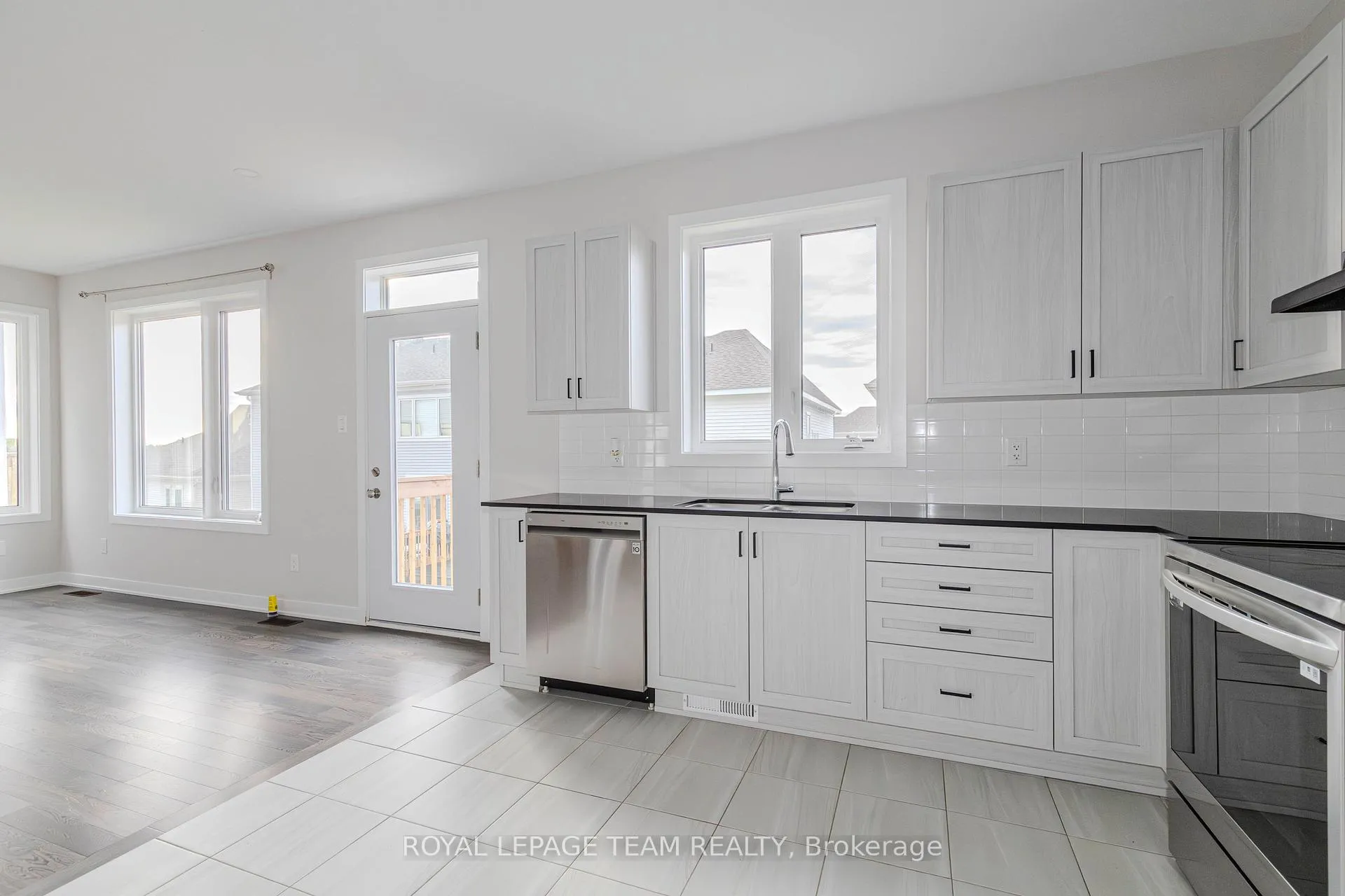Photo 12 of 276 Appalachian Circle, Ottawa, Barrhaven - Half Moon Bay — HOMEH