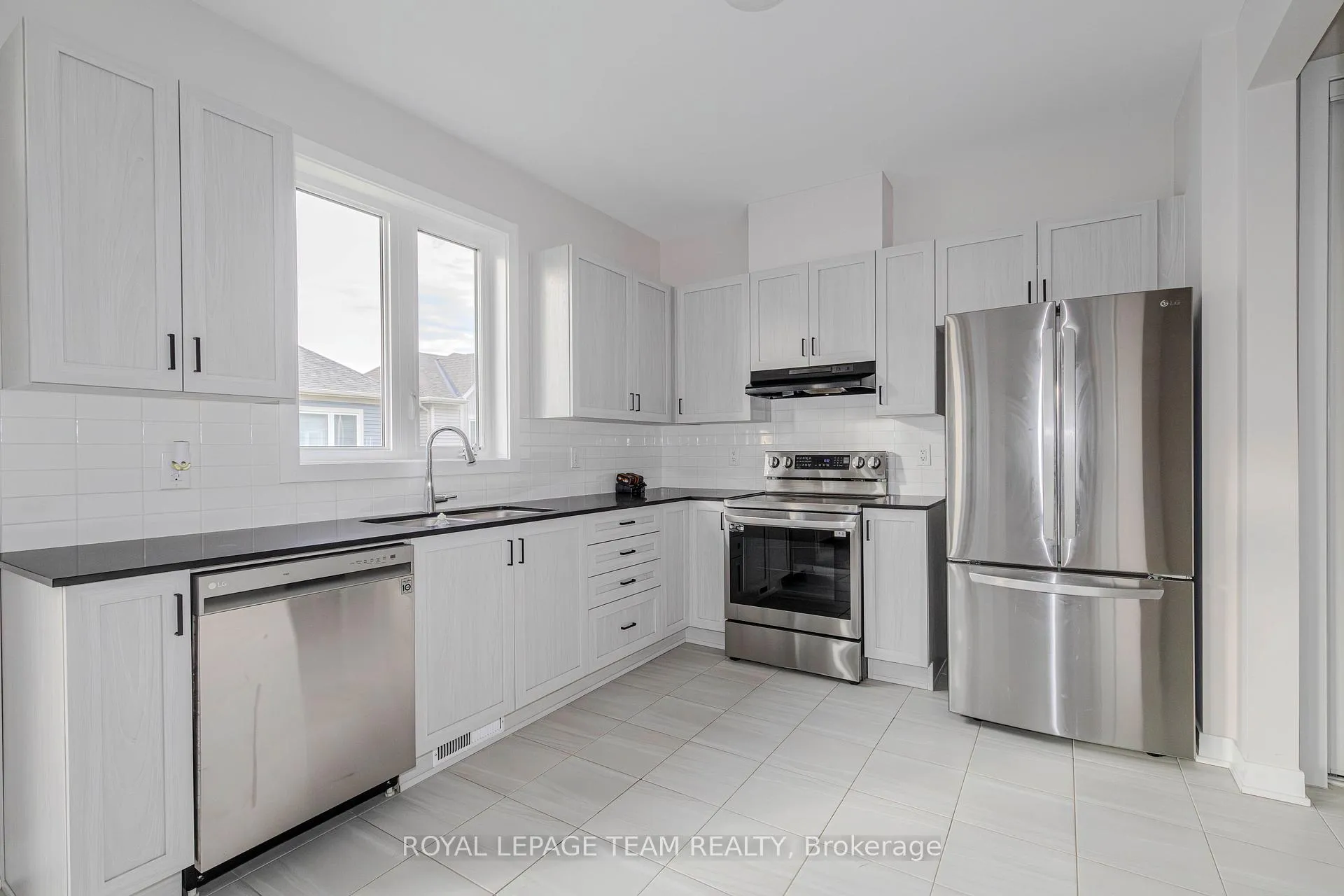Photo 16 of 276 Appalachian Circle, Ottawa, Barrhaven - Half Moon Bay — HOMEH