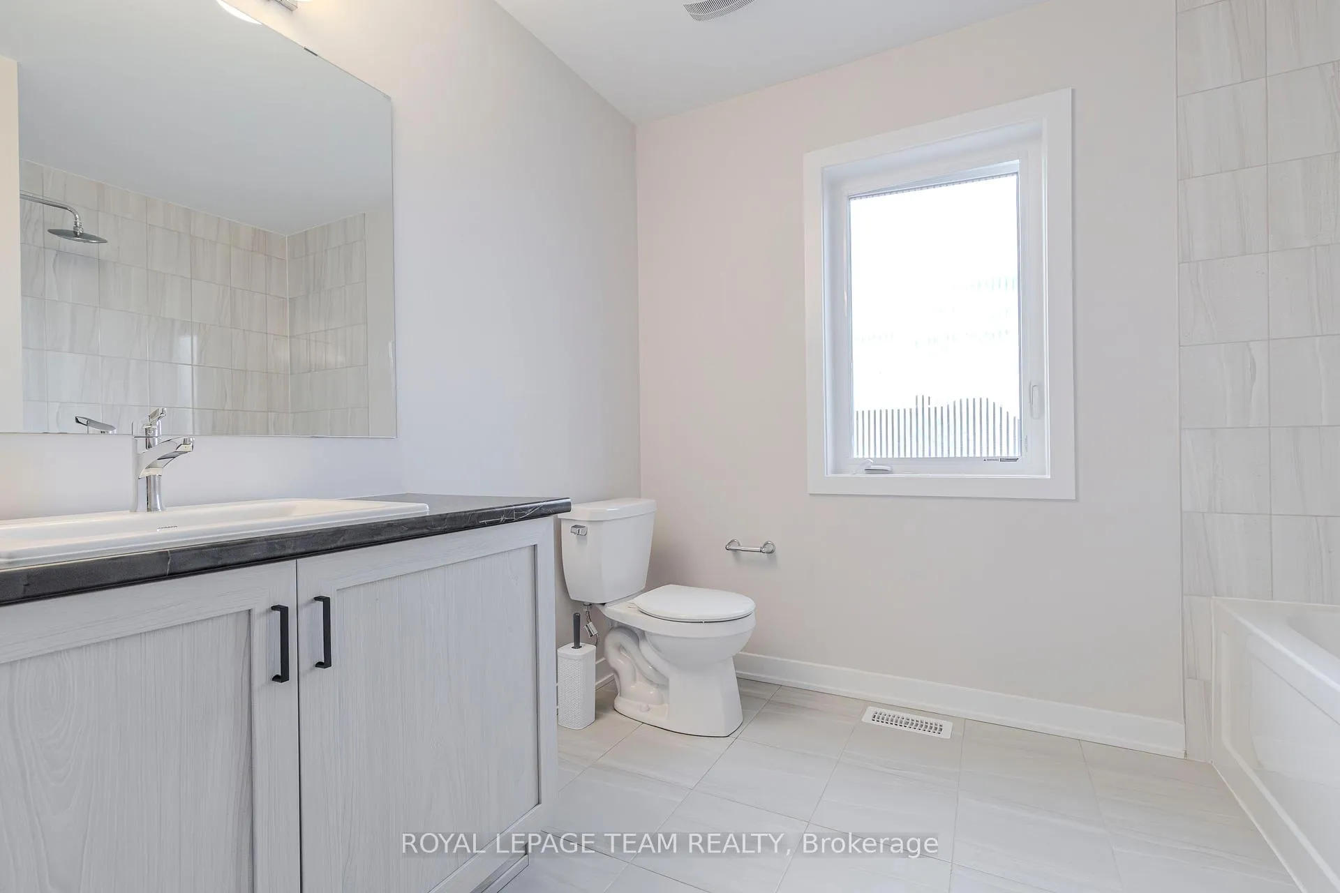 Photo 18 of 276 Appalachian Circle, Ottawa, Barrhaven - Half Moon Bay — HOMEH