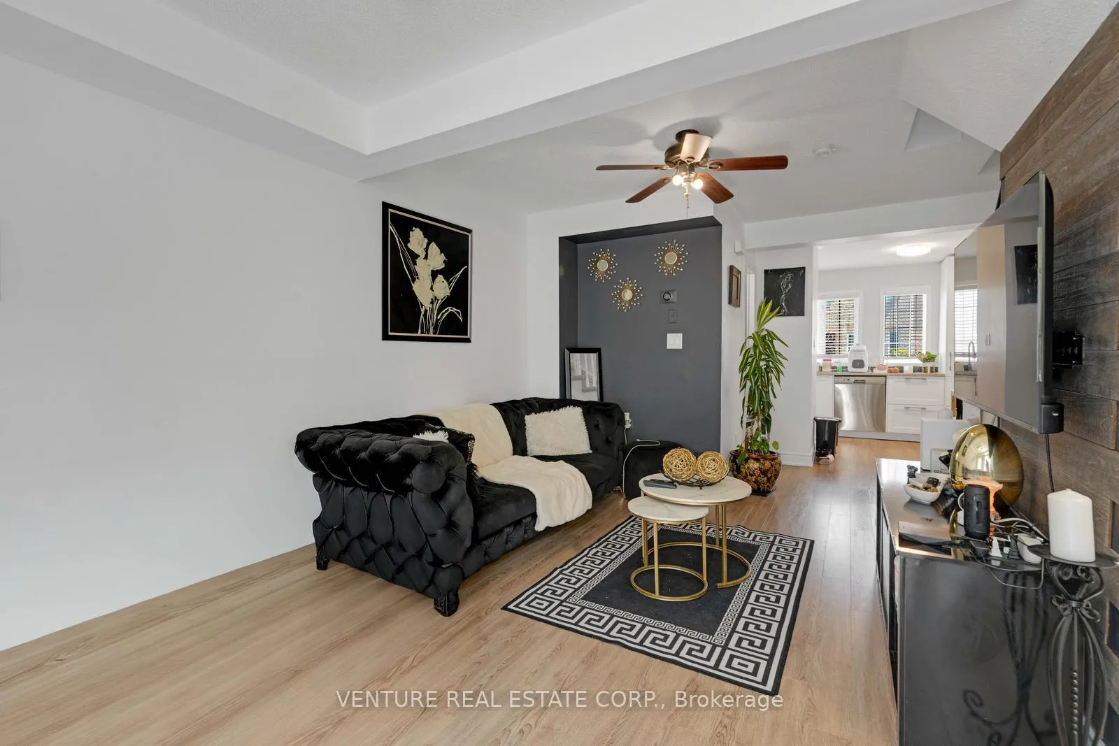 Photo 5 of 19 Spadina Road, Brampton, Brampton West — HOMEH