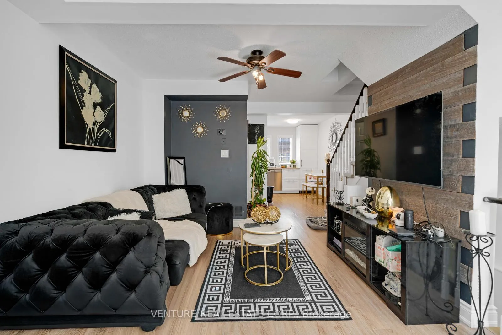 Photo 6 of 19 Spadina Road, Brampton, Brampton West — HOMEH