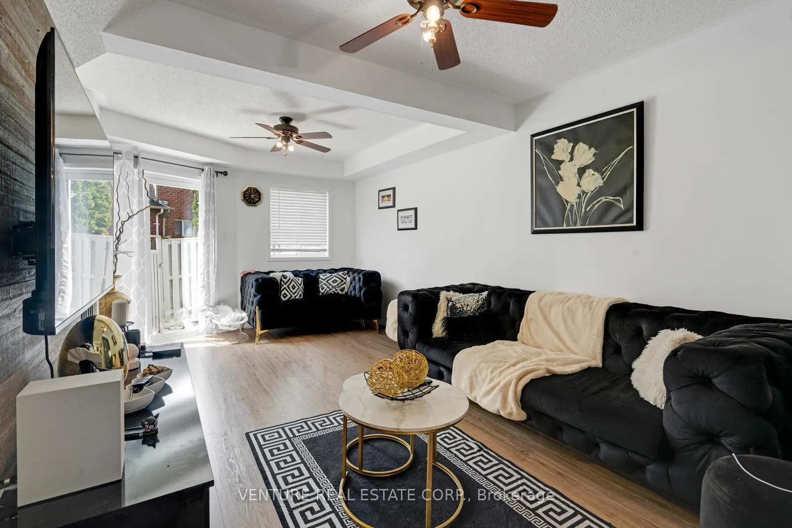 Photo 7 of 19 Spadina Road, Brampton, Brampton West — HOMEH