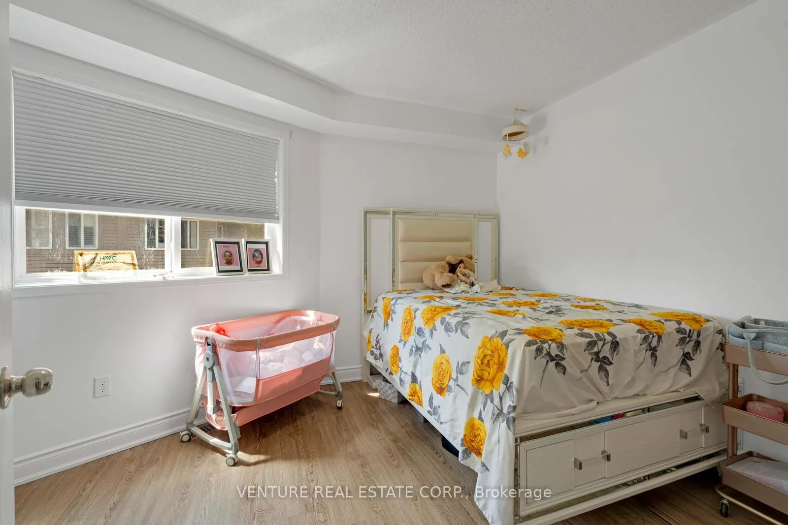 Photo 13 of 19 Spadina Road, Brampton, Brampton West — HOMEH