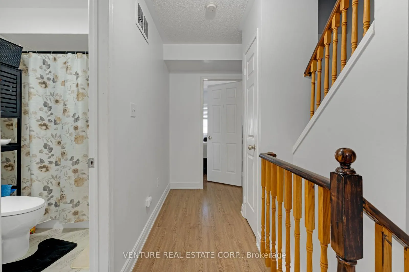 Photo 16 of 19 Spadina Road, Brampton, Brampton West — HOMEH