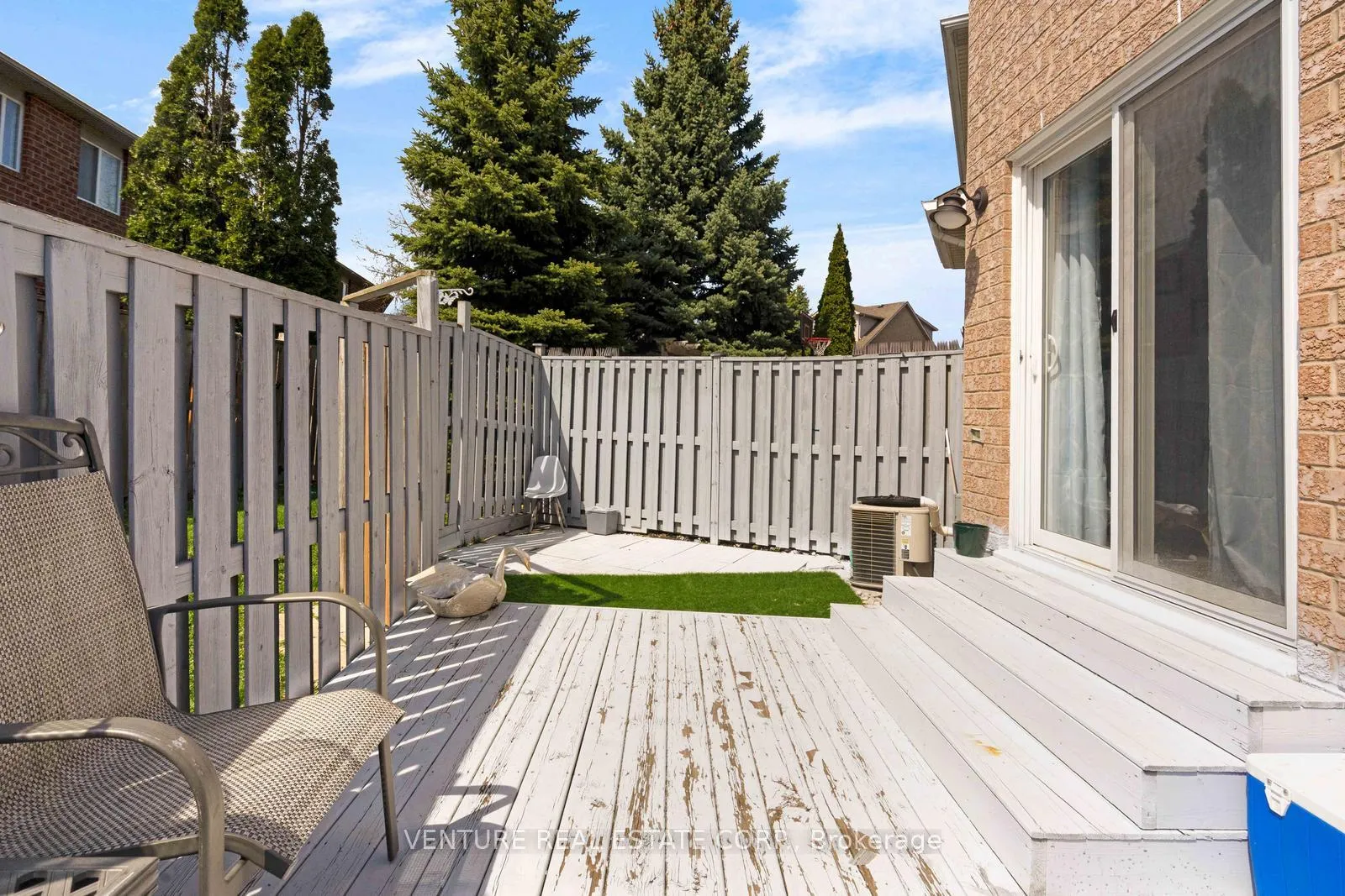 Photo 22 of 19 Spadina Road, Brampton, Brampton West — HOMEH