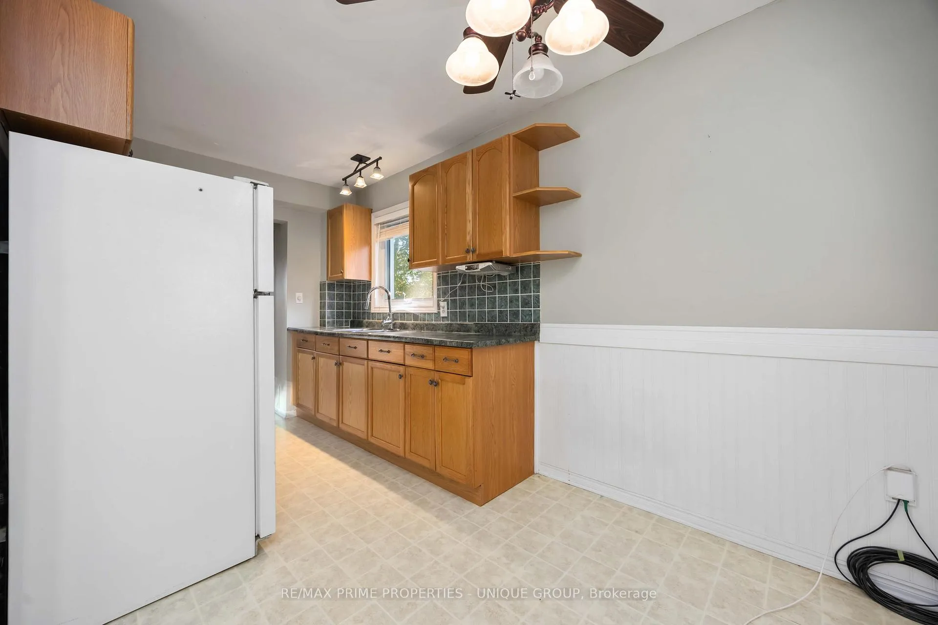 Photo 11 of 124 Fairview Place, Sarnia — HOMEH