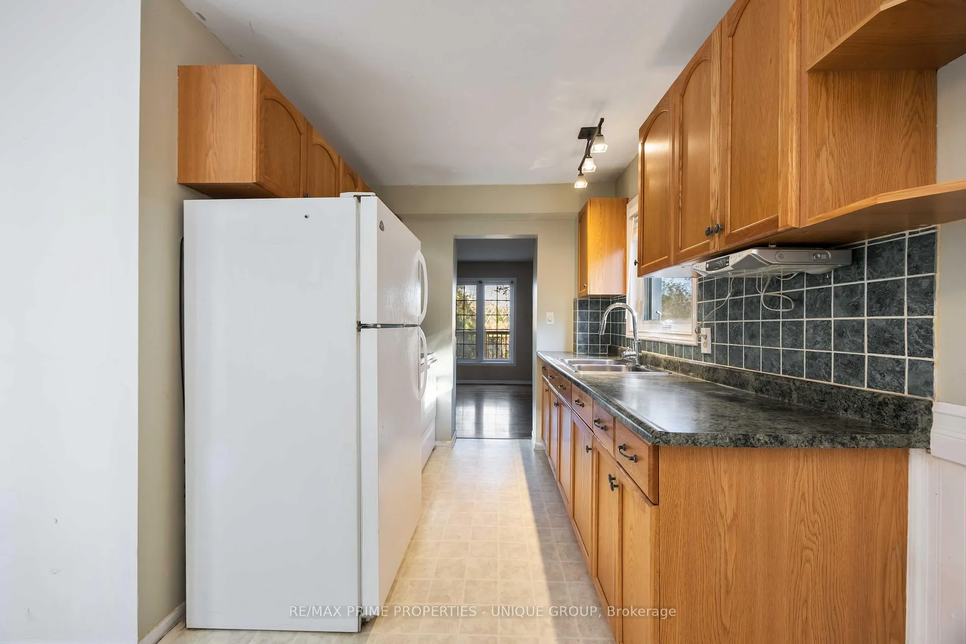 Photo 13 of 124 Fairview Place, Sarnia — HOMEH