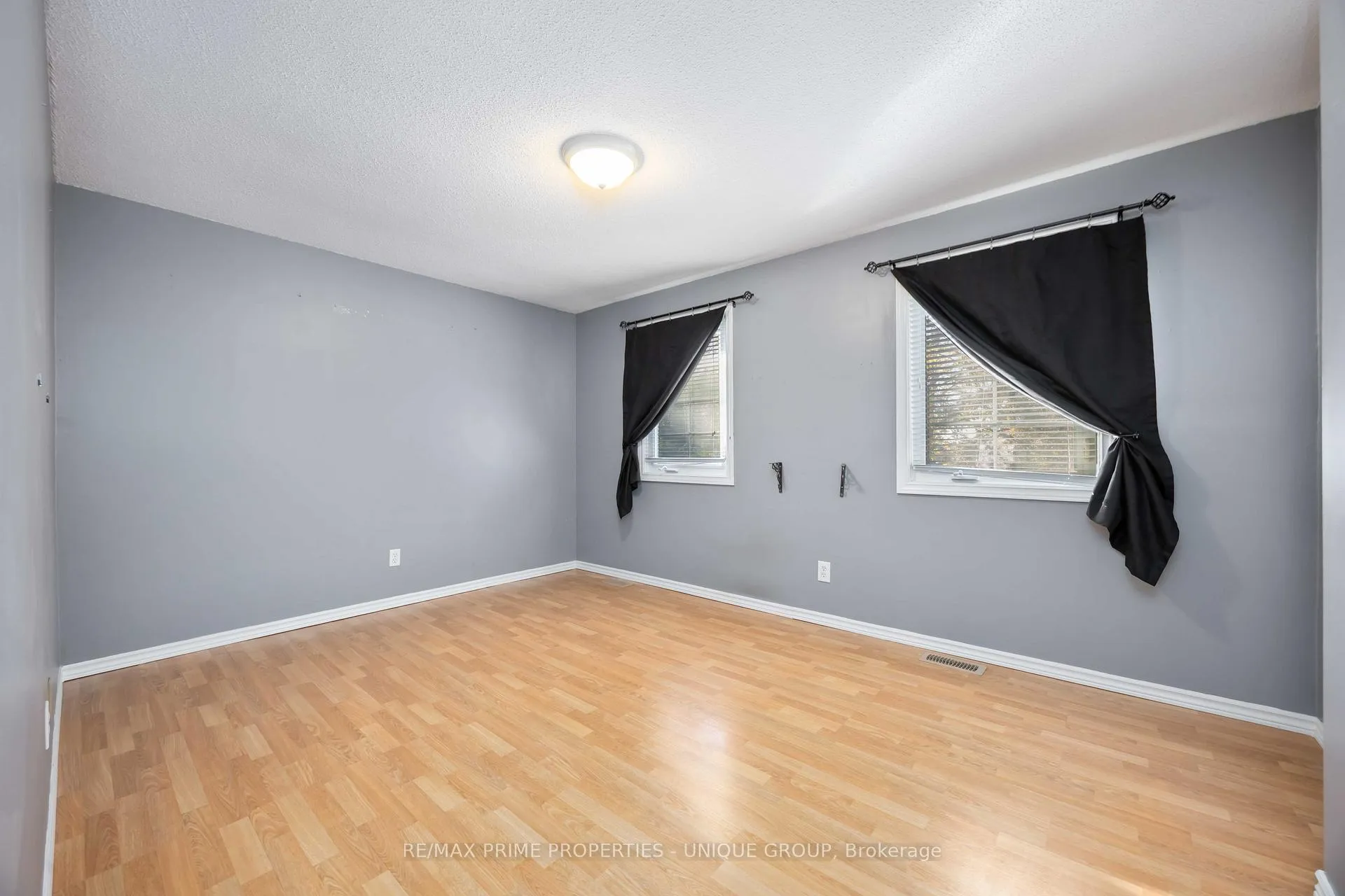Photo 16 of 124 Fairview Place, Sarnia — HOMEH