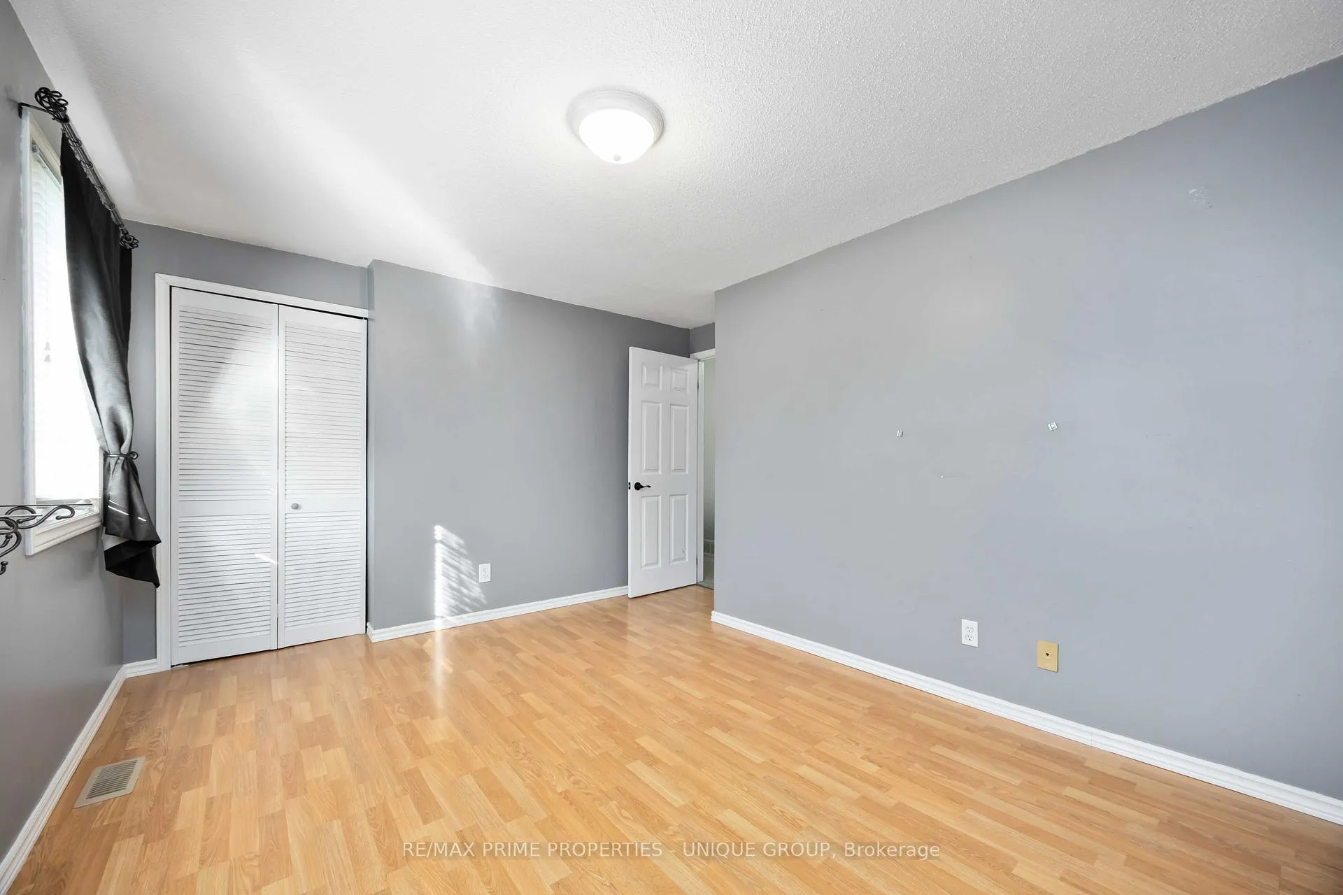 Photo 18 of 124 Fairview Place, Sarnia — HOMEH