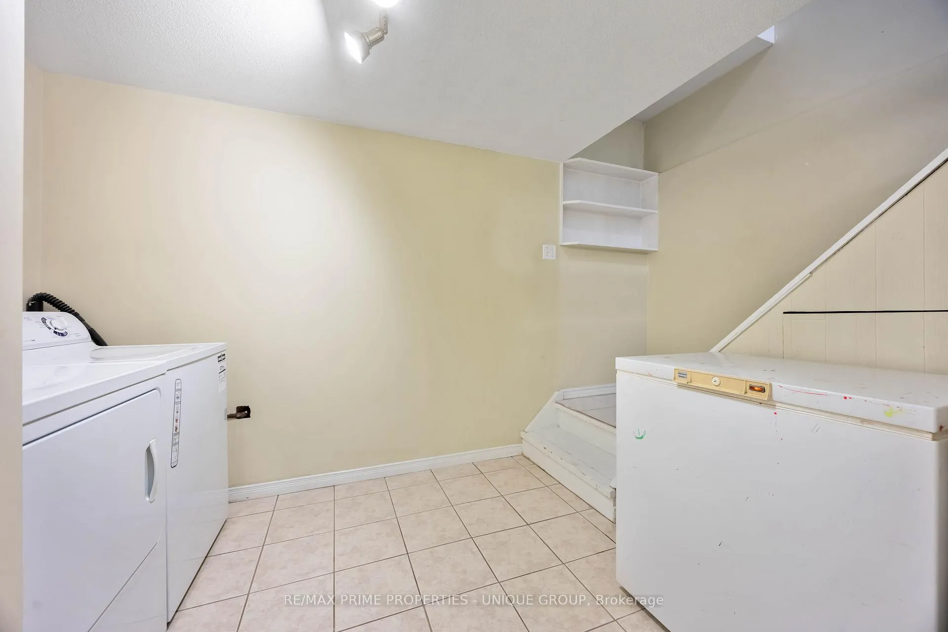 Photo 27 of 124 Fairview Place, Sarnia — HOMEH