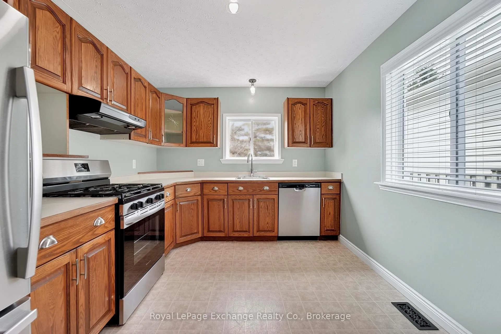 Photo 9 of 672 Stewart Drive, Kincardine — HOMEH