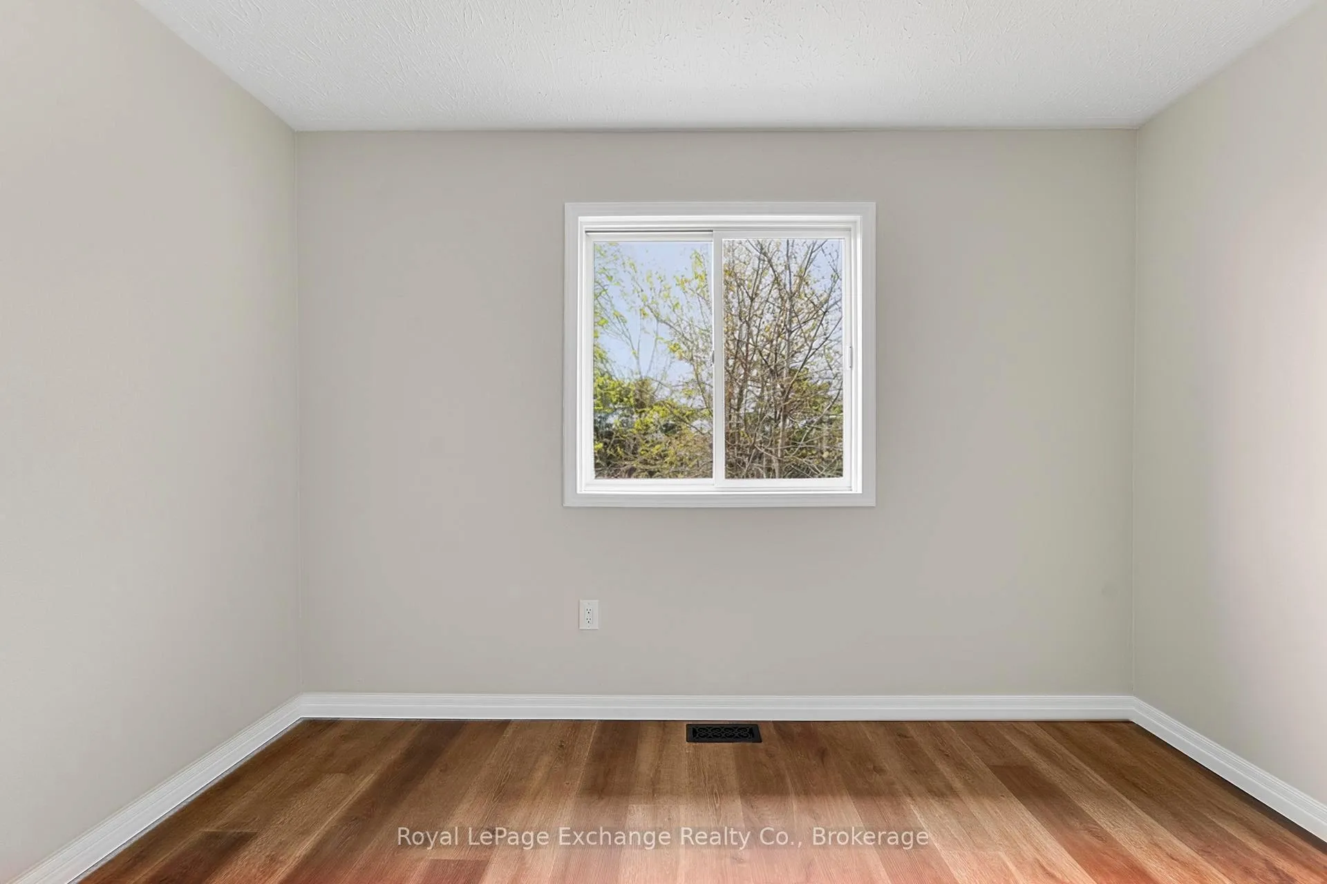 Photo 18 of 672 Stewart Drive, Kincardine — HOMEH