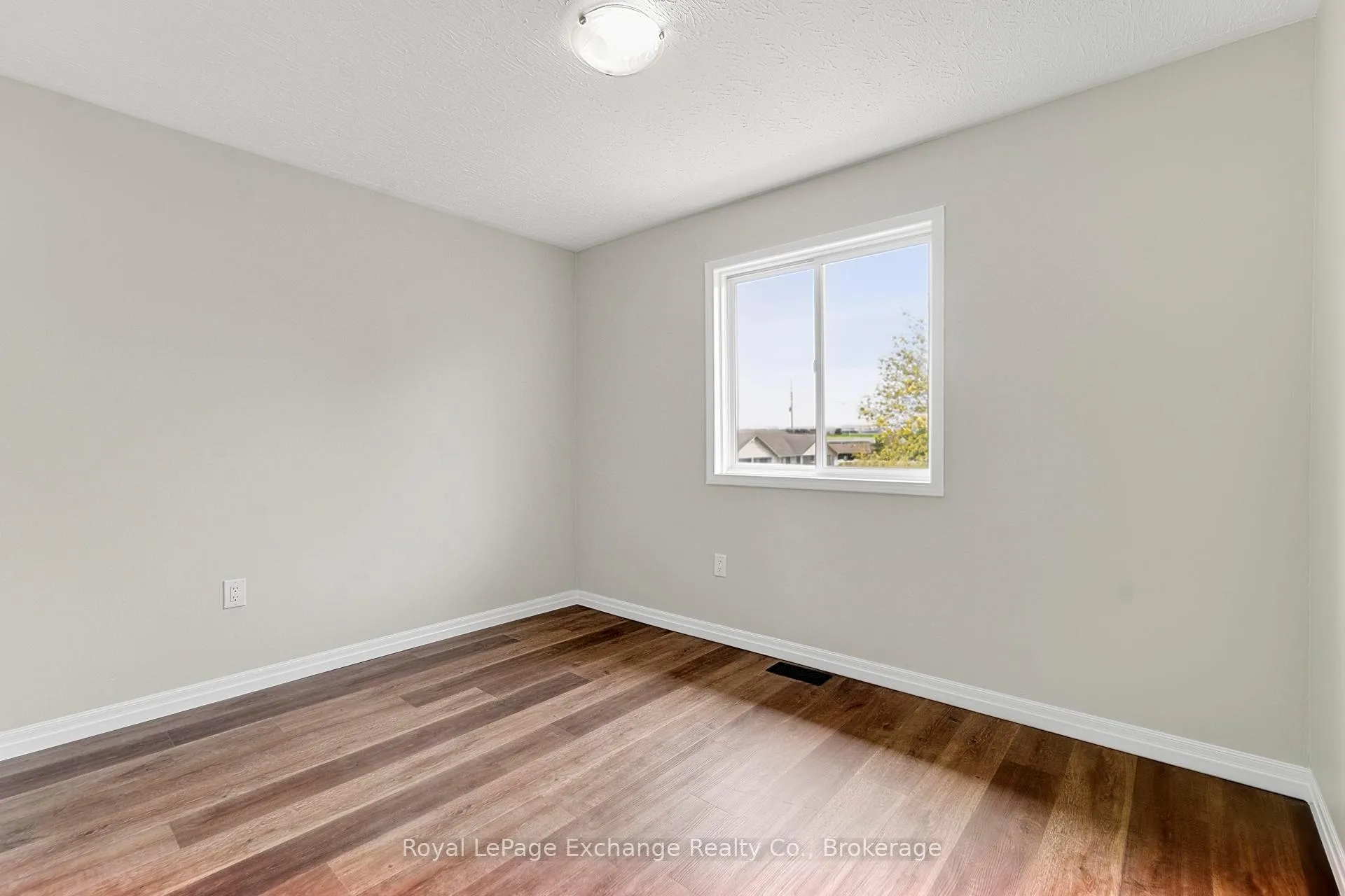 Photo 19 of 672 Stewart Drive, Kincardine — HOMEH