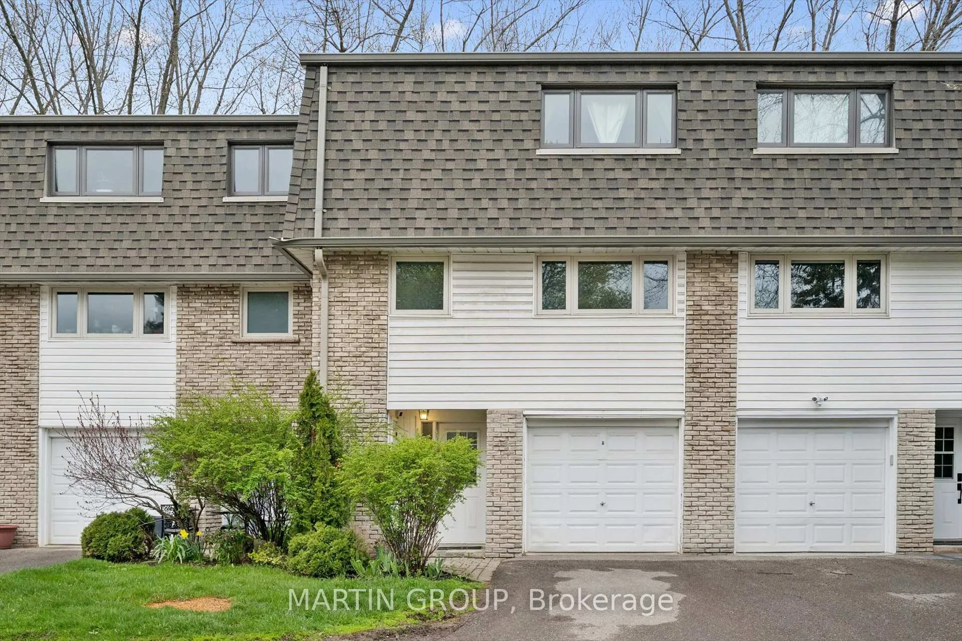 Front of Unit 2, 1270 Gainsborough Drive