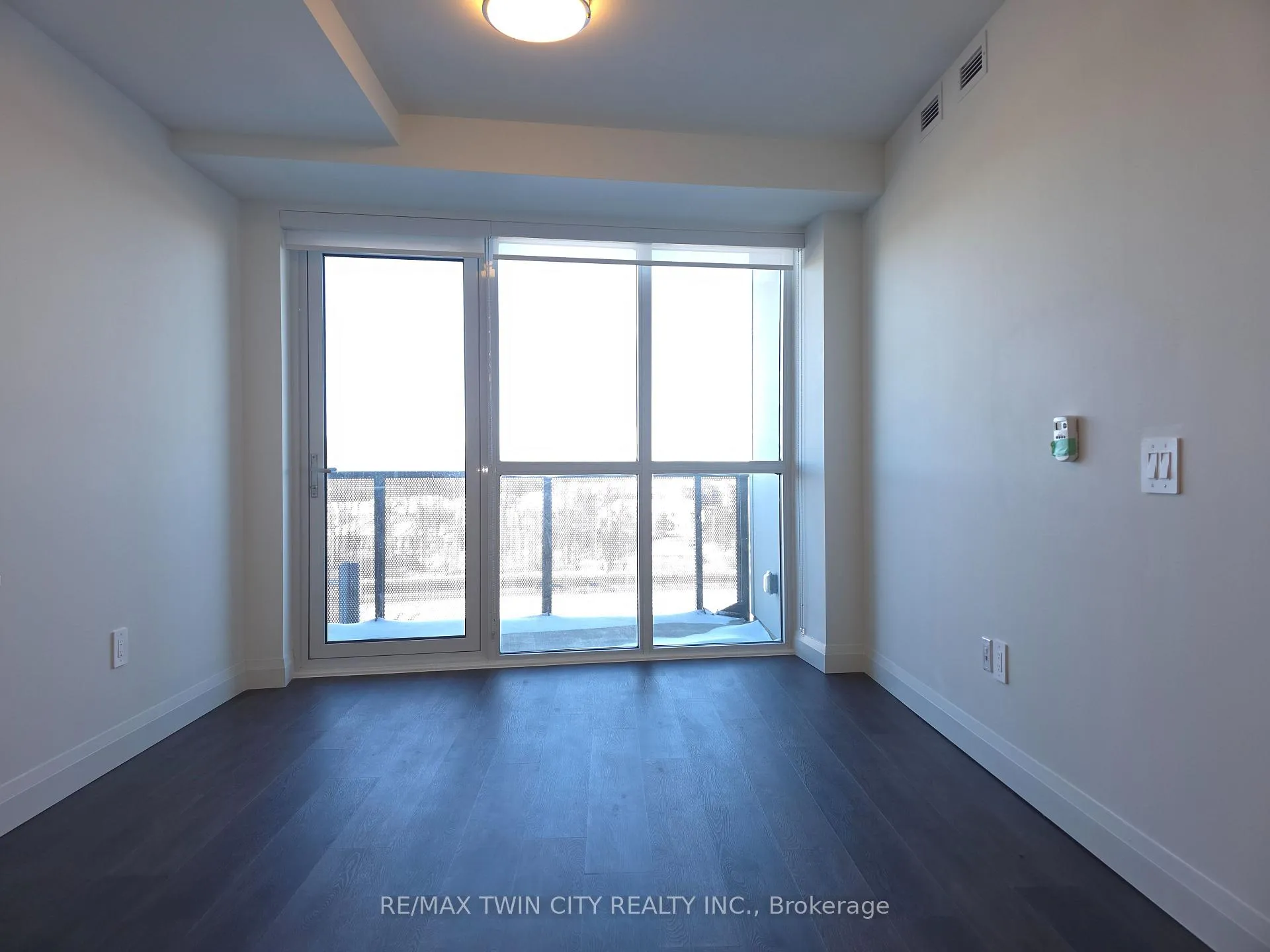 Photo 6 of Unit 610, 1333 Weber Street E, Kitchener — HOMEH