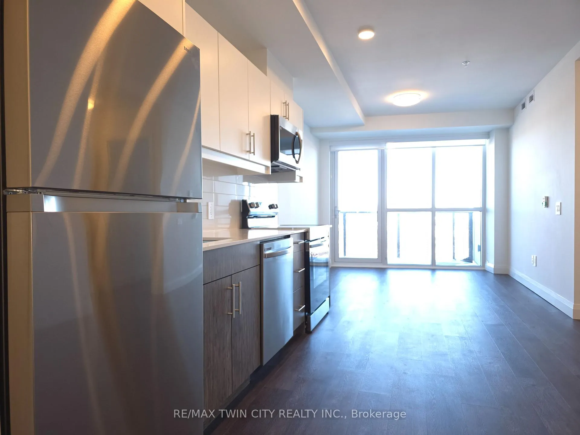 Photo 7 of Unit 610, 1333 Weber Street E, Kitchener — HOMEH