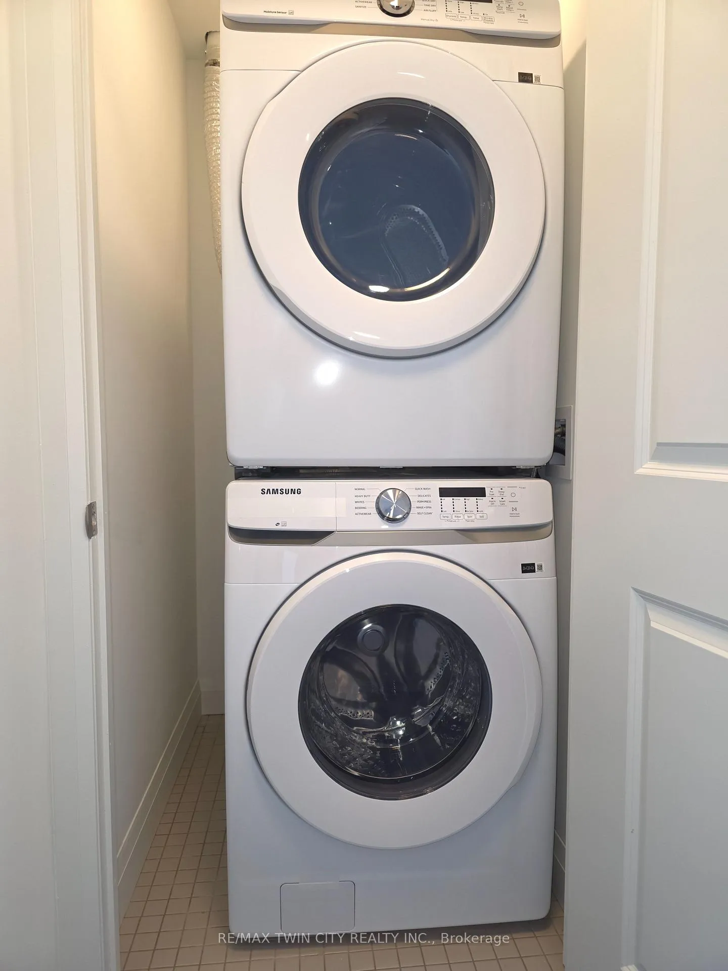 Photo 9 of Unit 610, 1333 Weber Street E, Kitchener — HOMEH