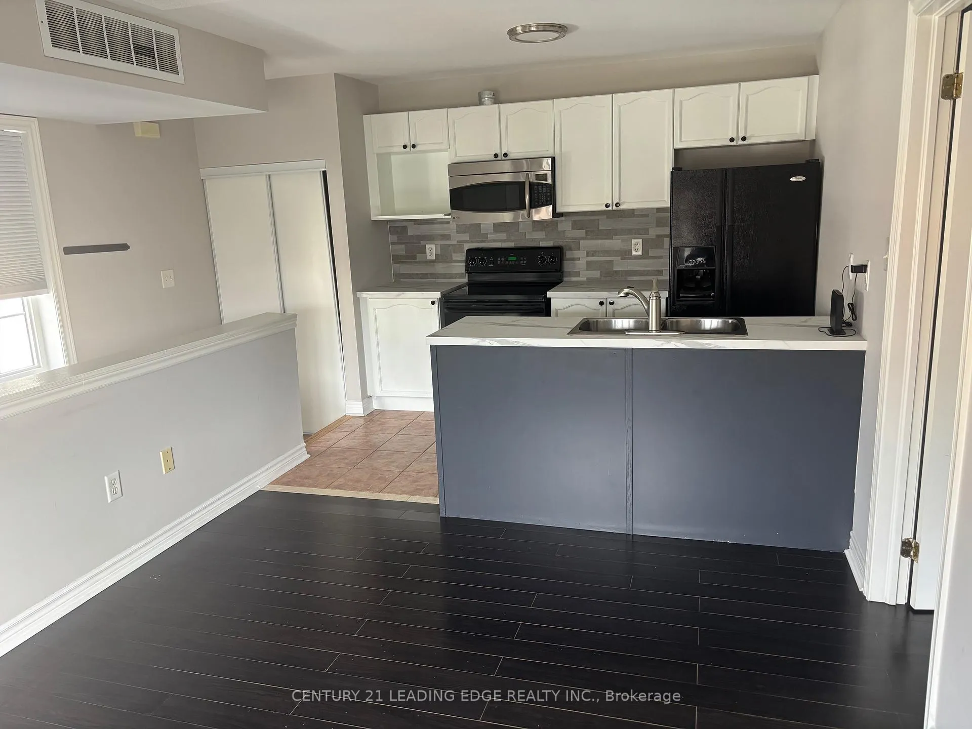 Photo 3 of Unit COACH, 61 Morning Dove Drive, Markham, Cornell — HOMEH