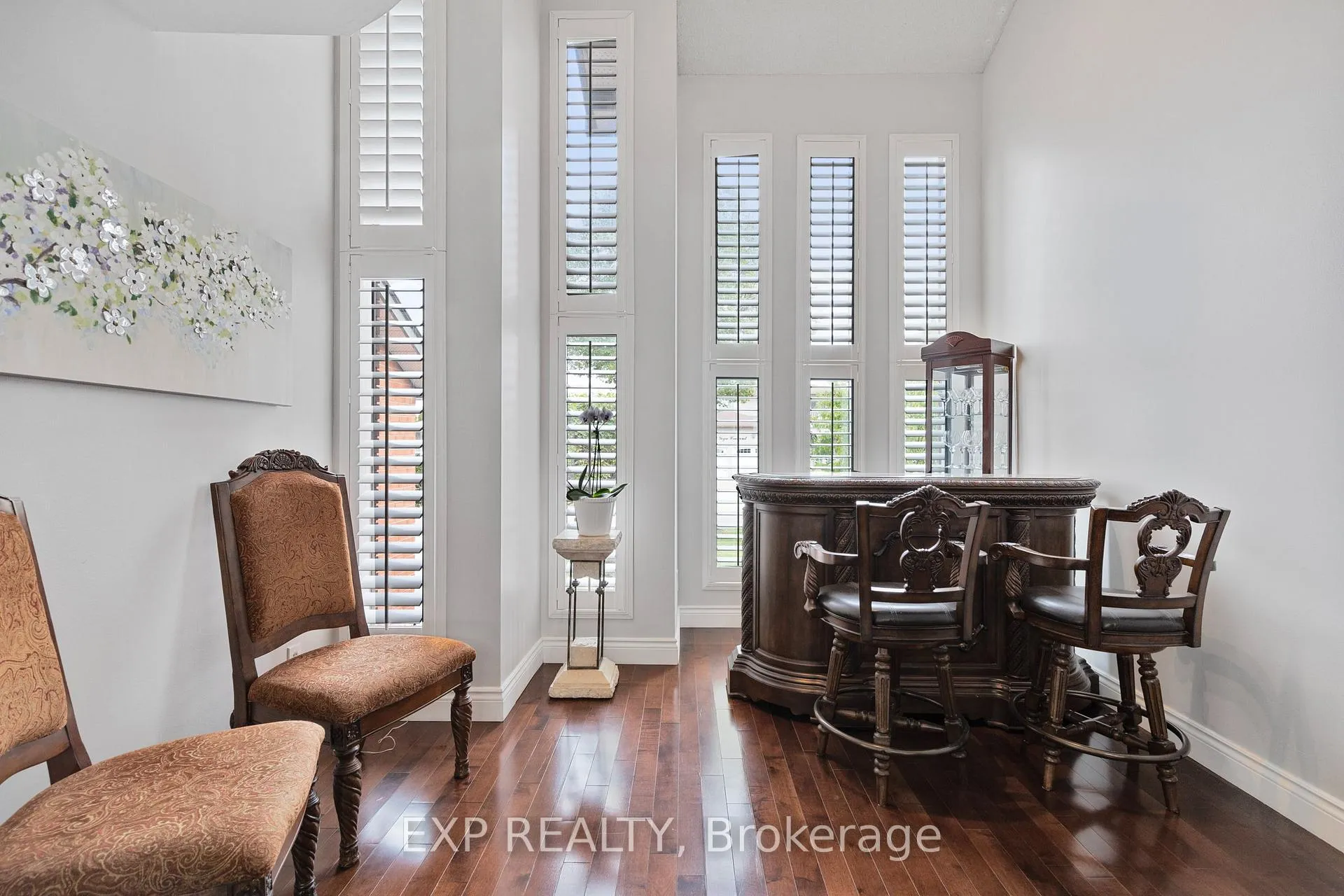 Photo 4 of 10 Vega Crescent, Hamilton, Stoney Creek — HOMEH